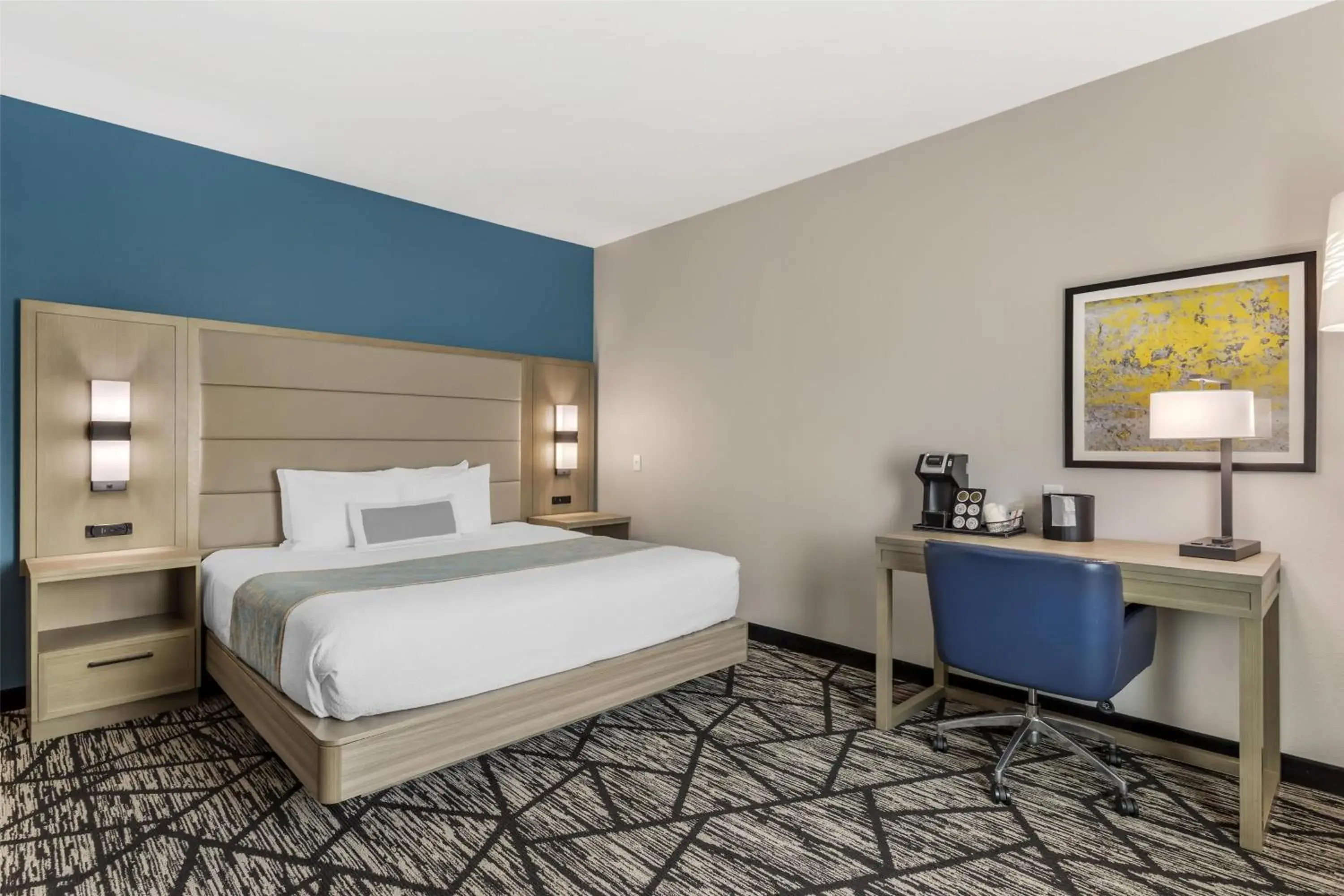 Bedroom, Bed in Best Western Plus Mid County Bedroom, Bed in Best Western Plus Mid County