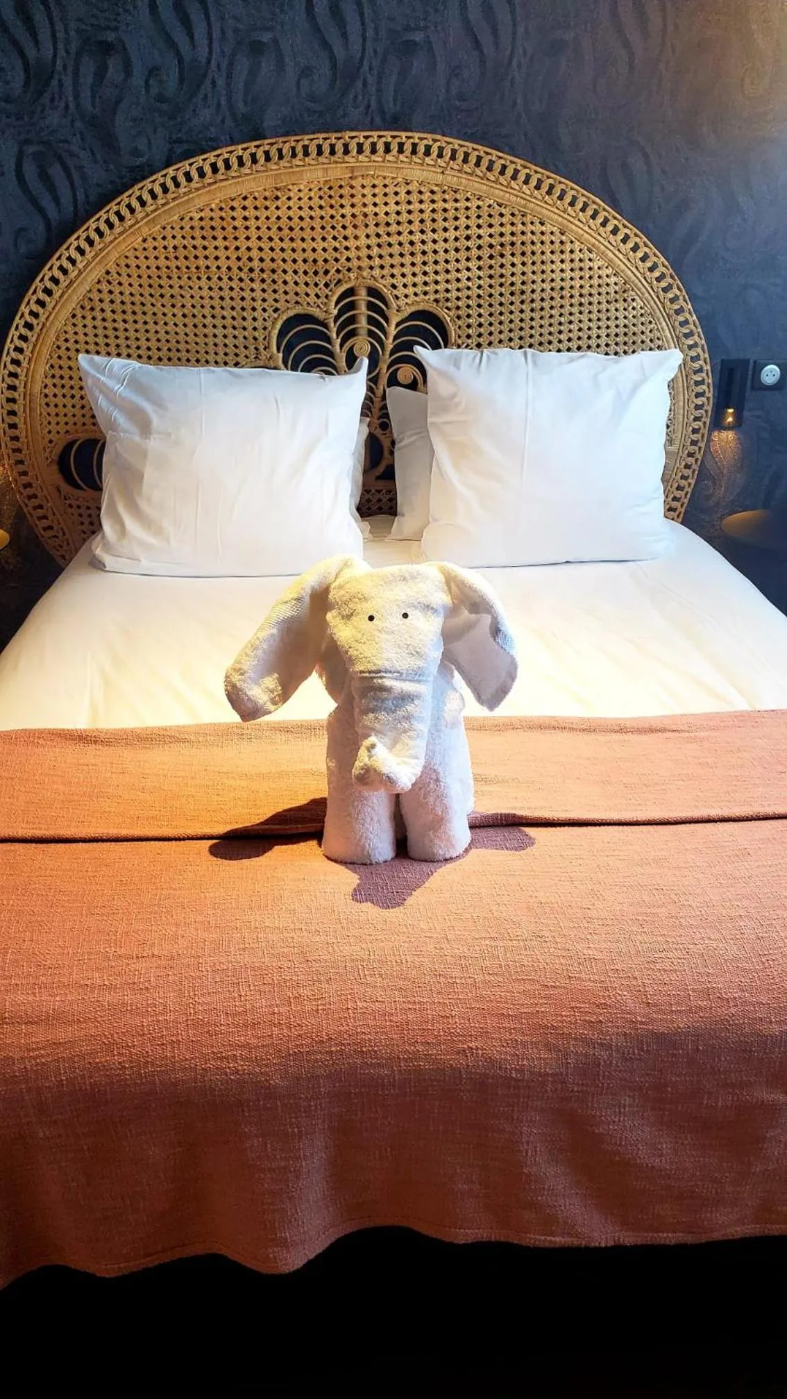 Bedroom, Bed in Aiden by Best Western Lorient Centre