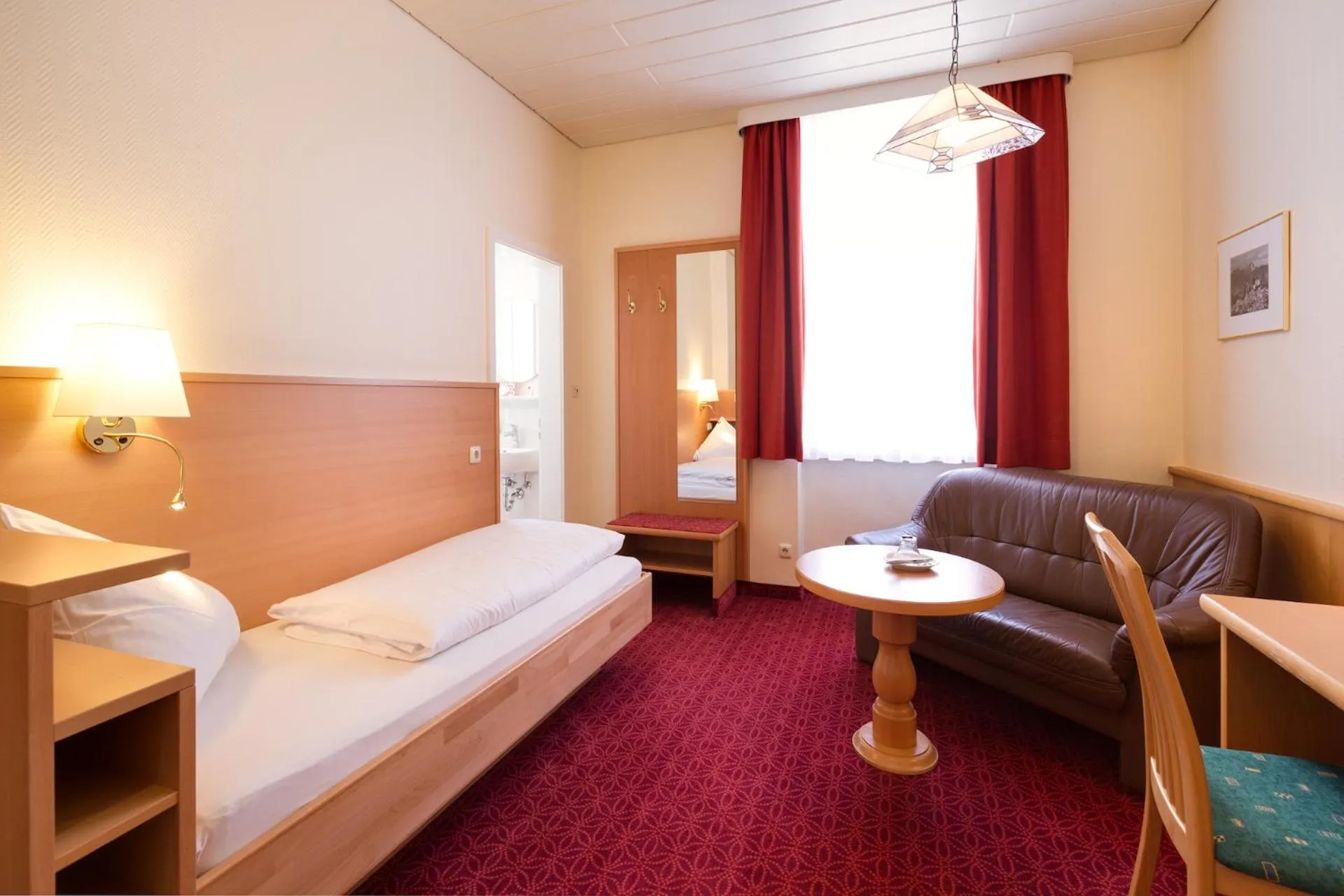 Photo of the whole room, Bed in Hotel Bergfried & Schönblick