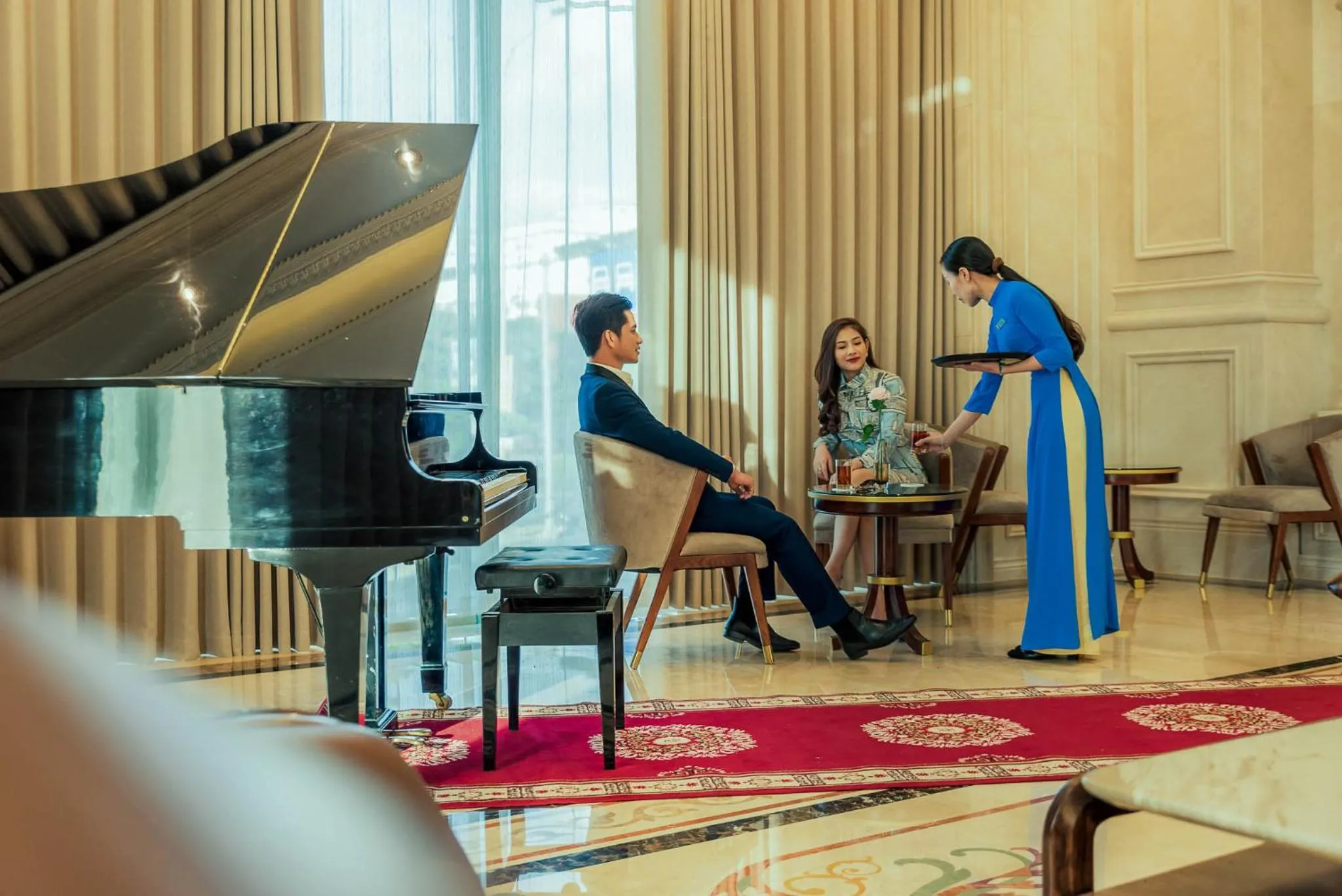 concierge in THE SHINE HOTEL