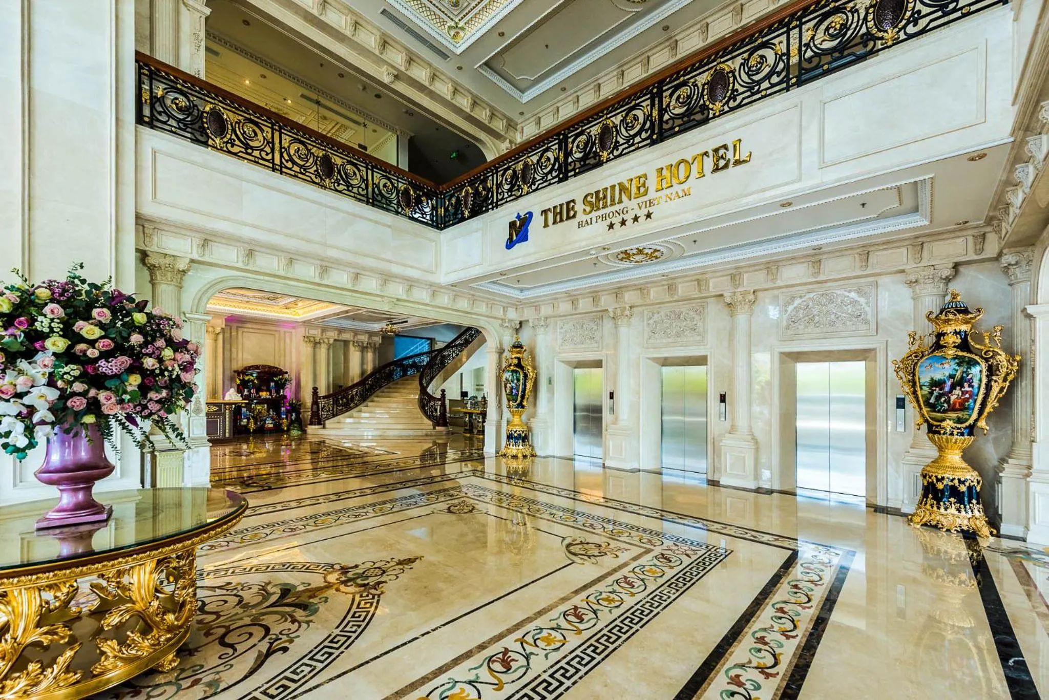 Lobby or reception in THE SHINE HOTEL