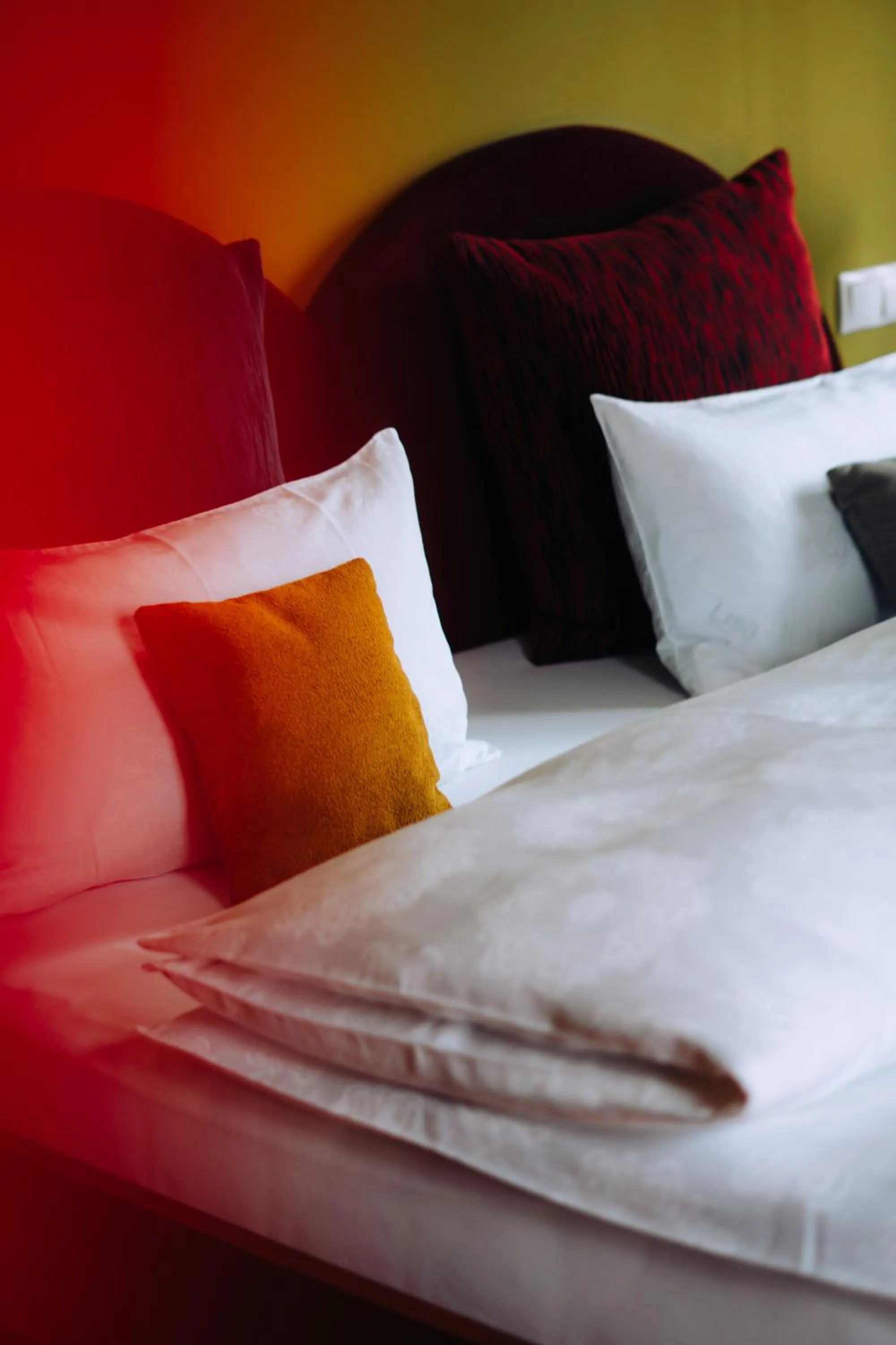 Bed in Molo Rouge - Boutiquehotel & Café