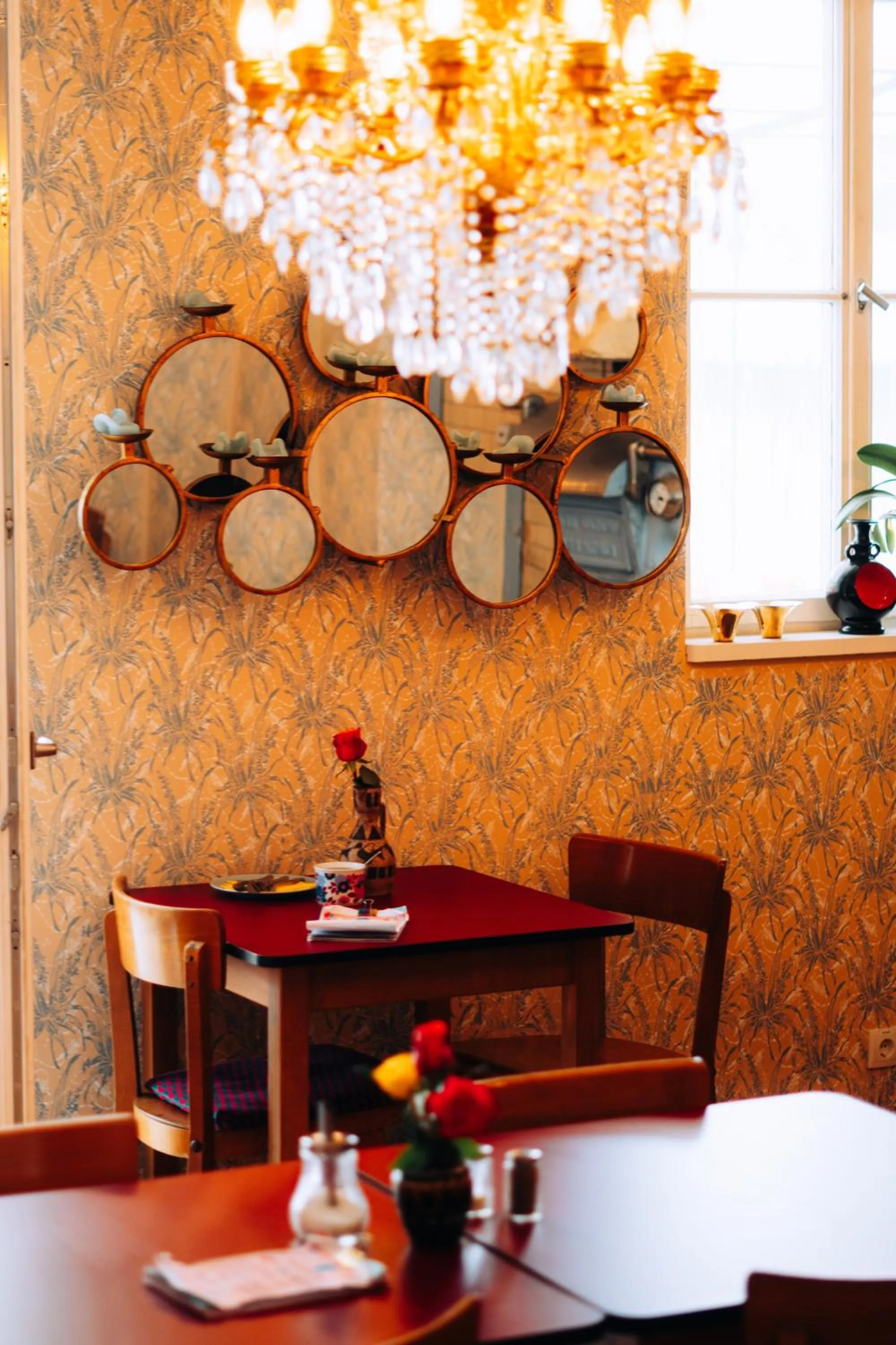 Dining area in Molo Rouge - Boutiquehotel & Café