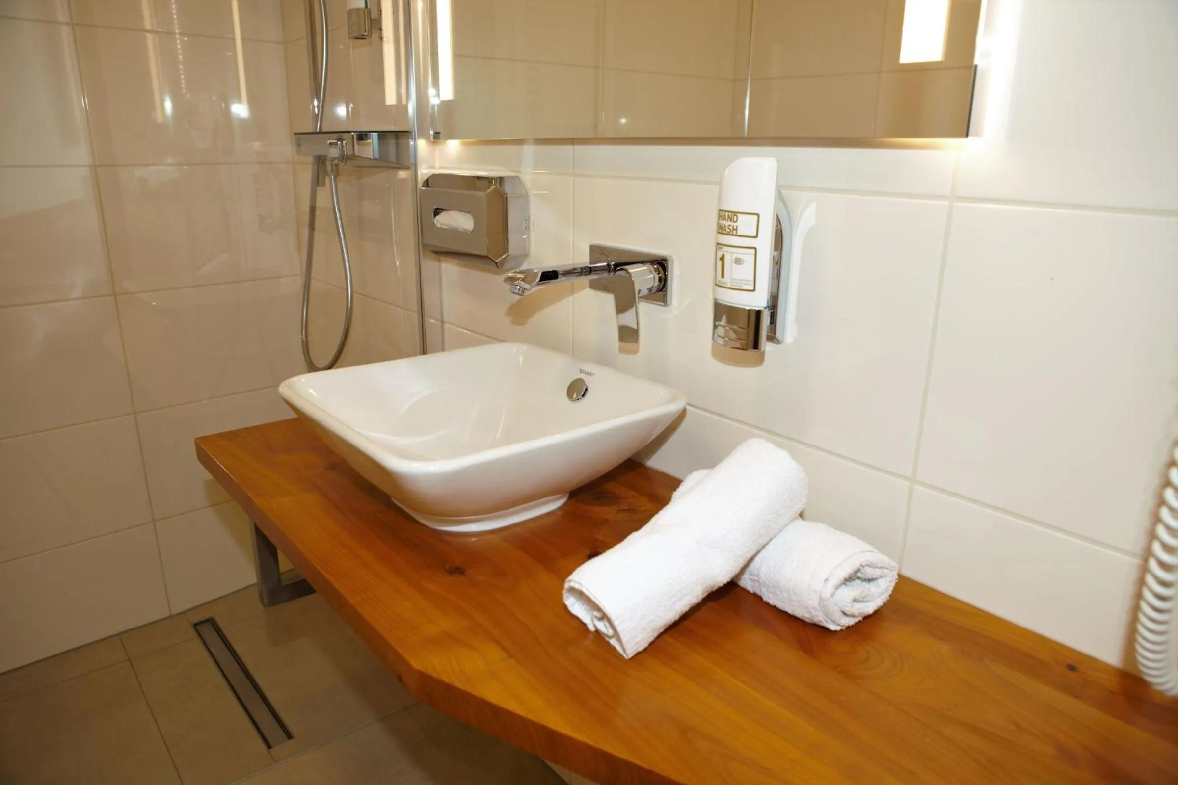 Comfort Double Room with Shower in Hotel Kimmig