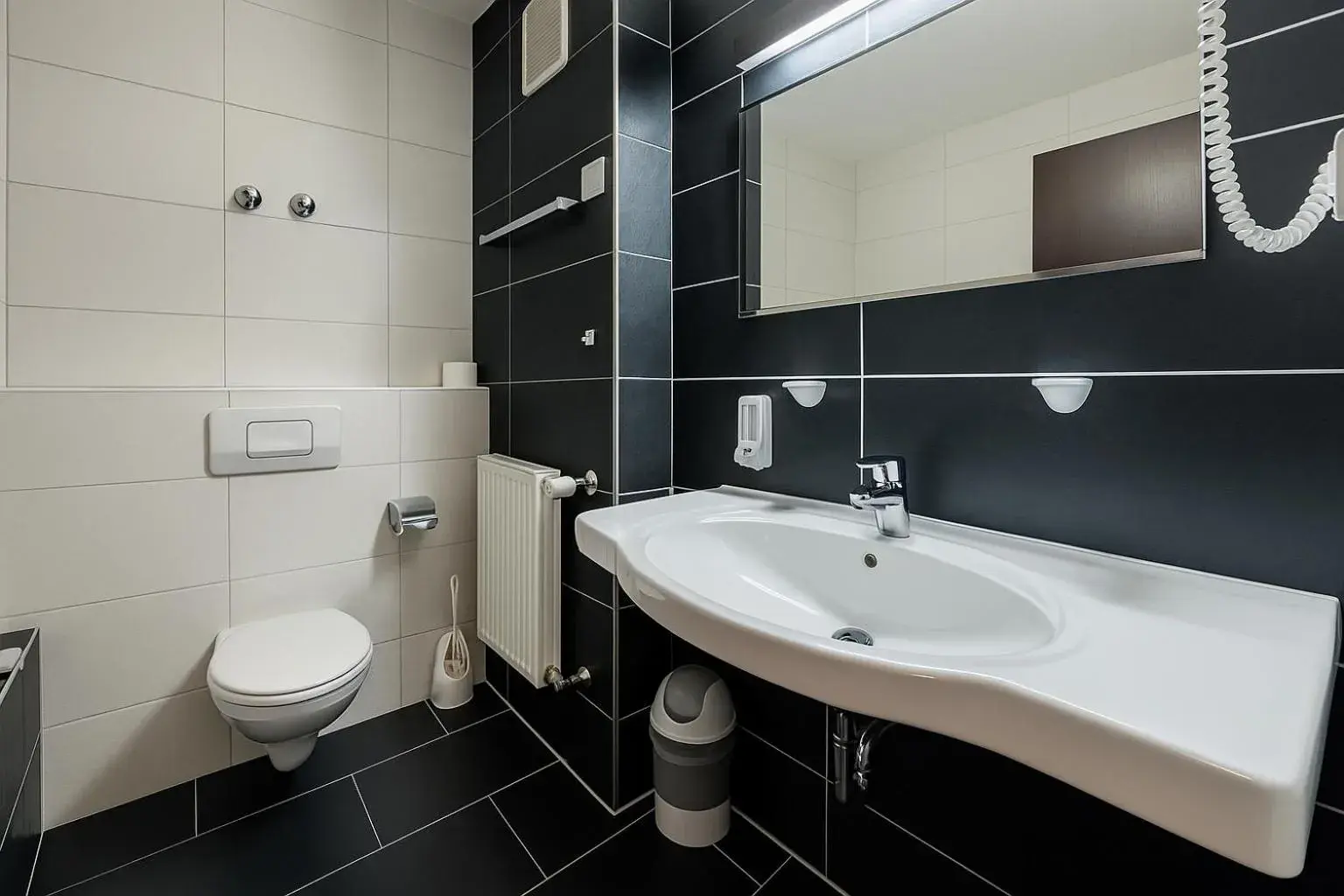 Single Room in City Hotel Single Room in City Hotel