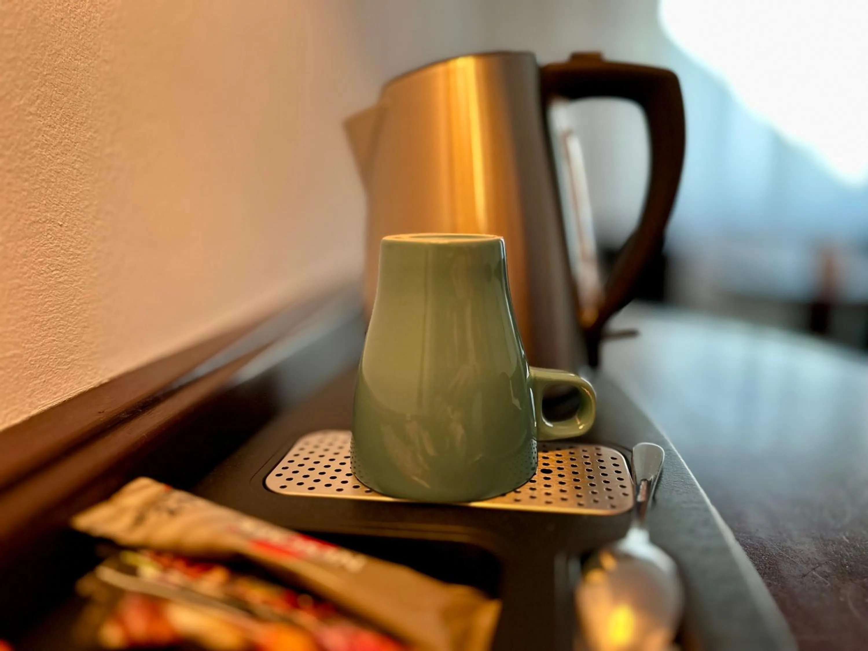 Coffee/tea facilities in City Hotel