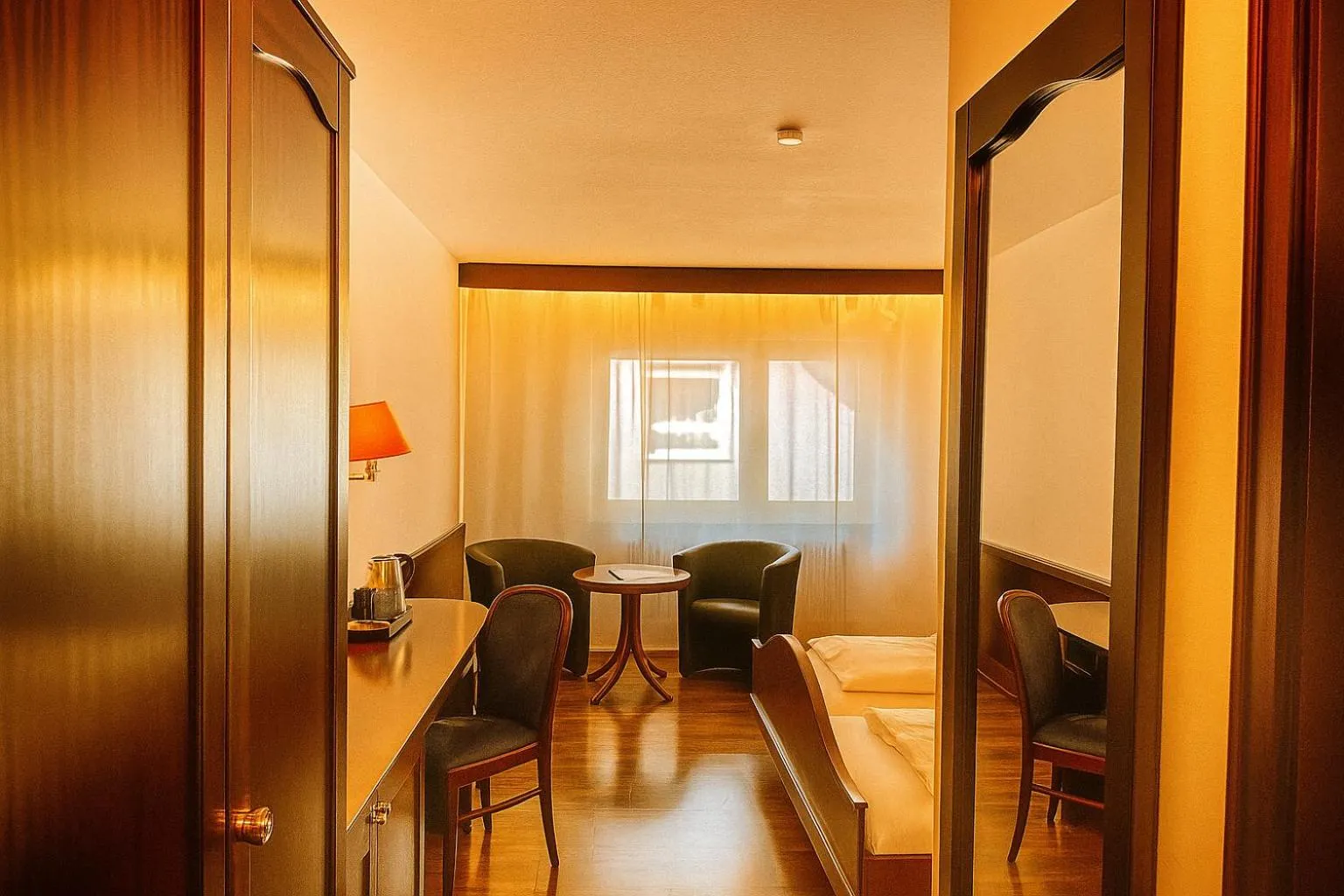 Photo of the whole room in City Hotel