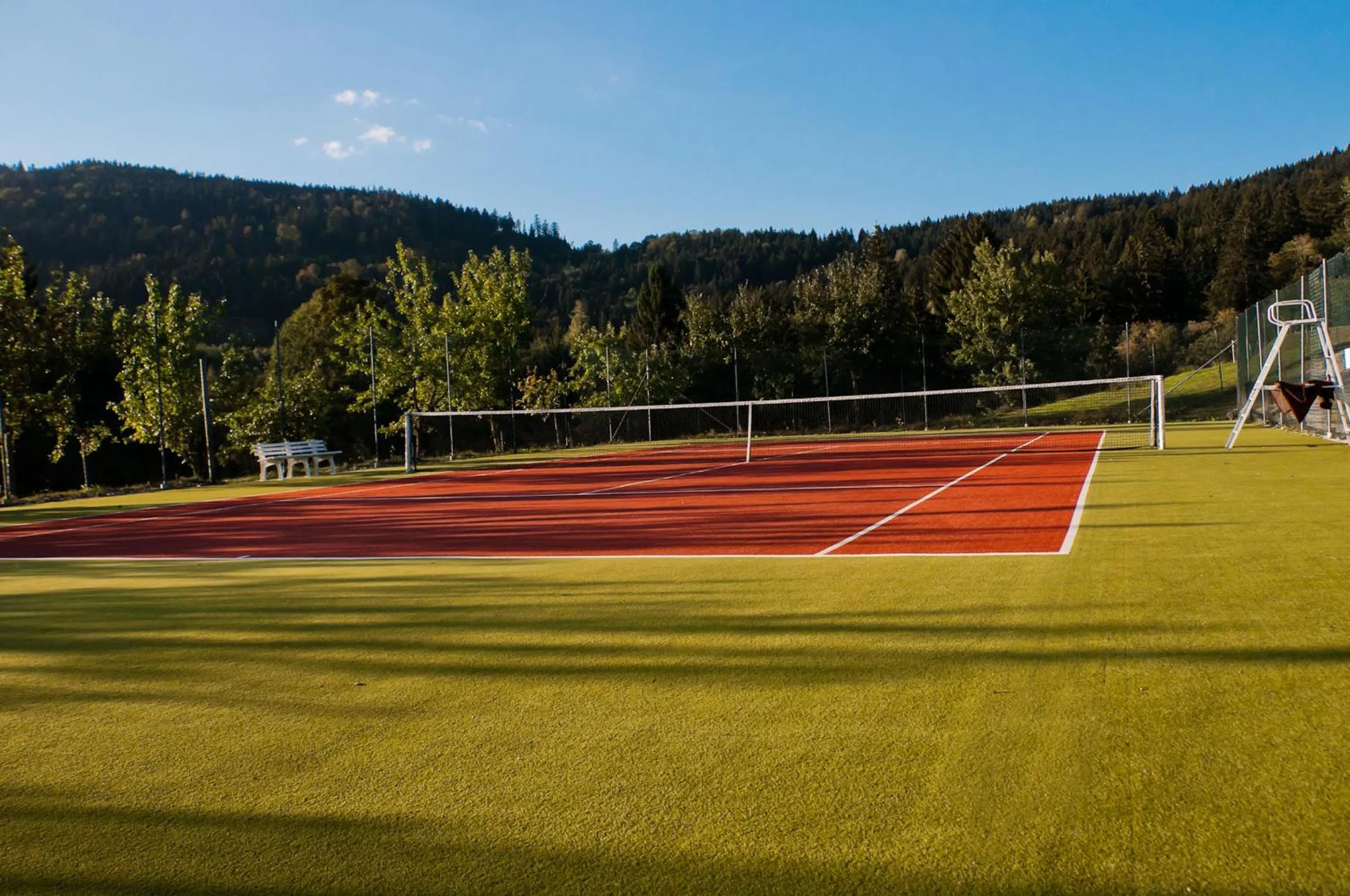 Tennis court in Naturhotel Rebling