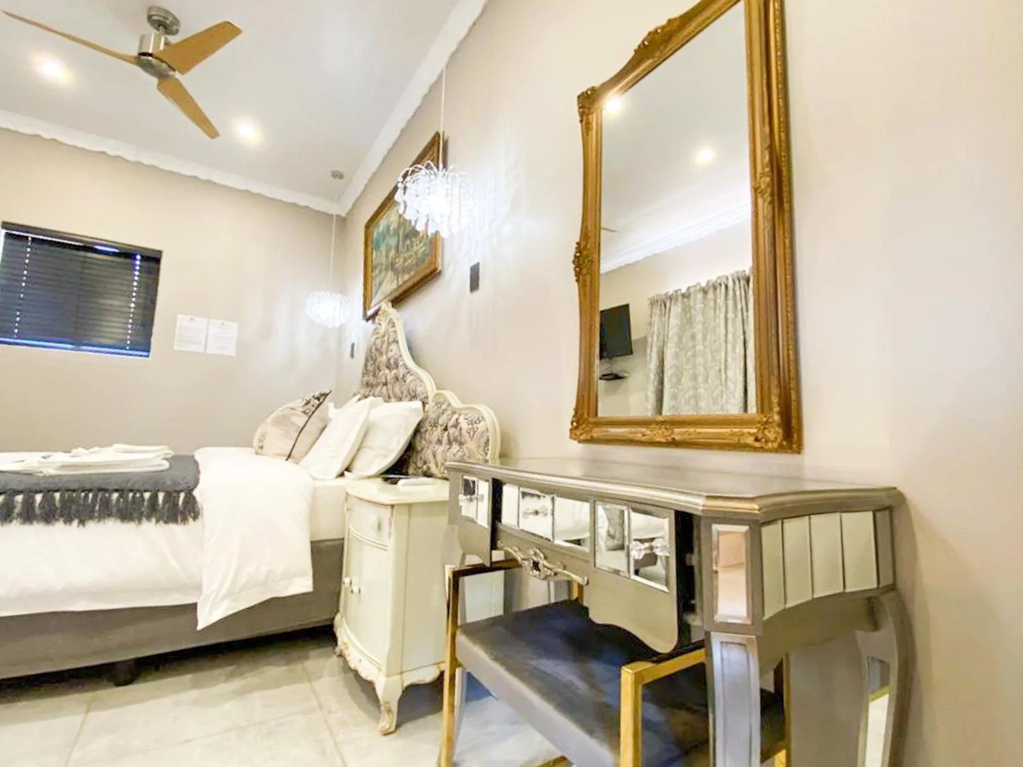 Seating area, Bed in Le Grant Guesthhouse