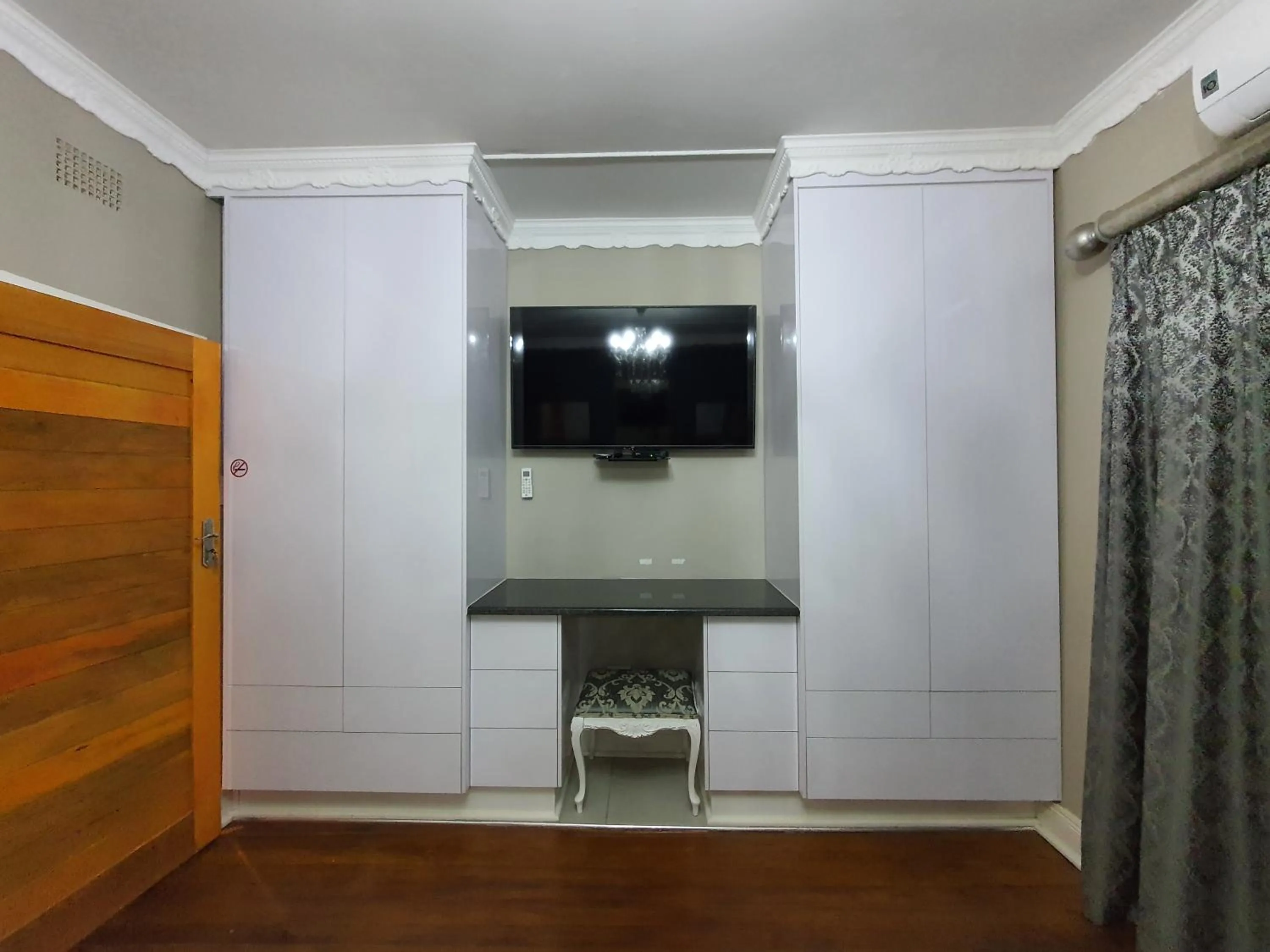 TV and multimedia in Le Grant Guesthhouse