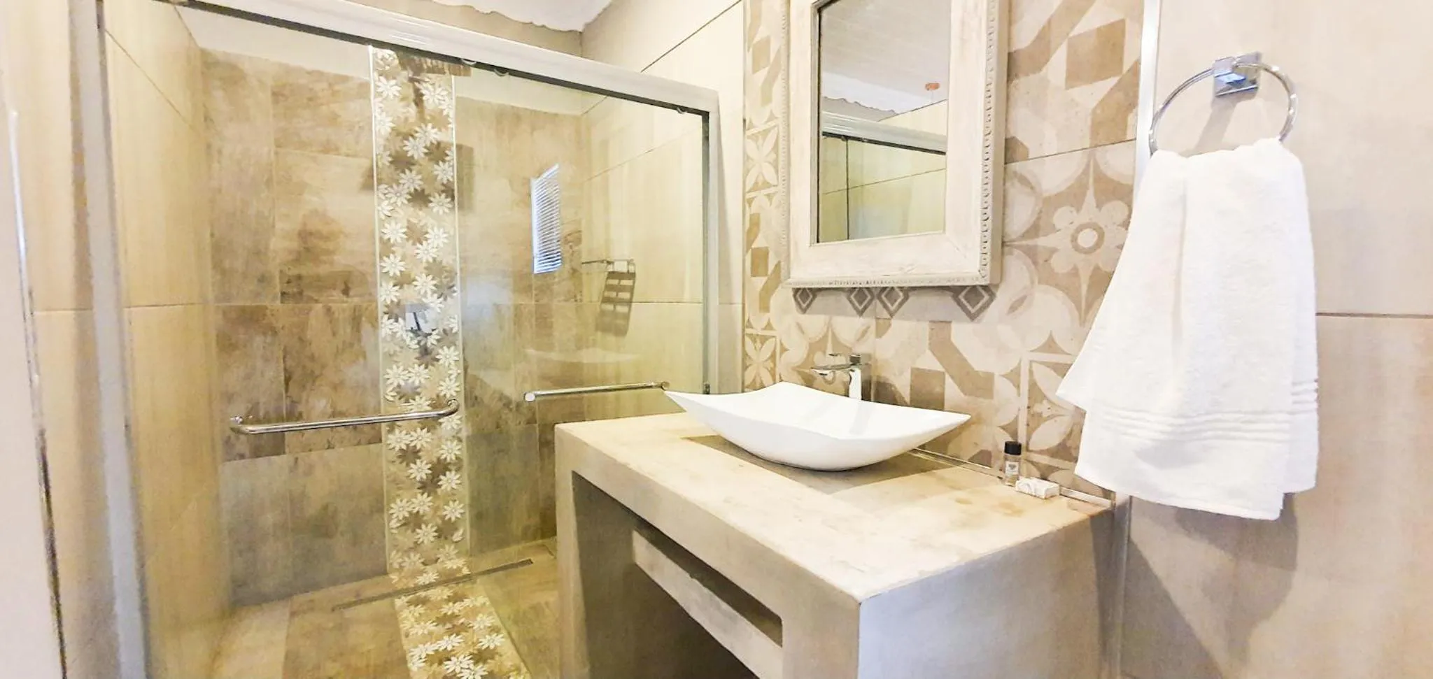 Bathroom in Le Grant Guesthhouse