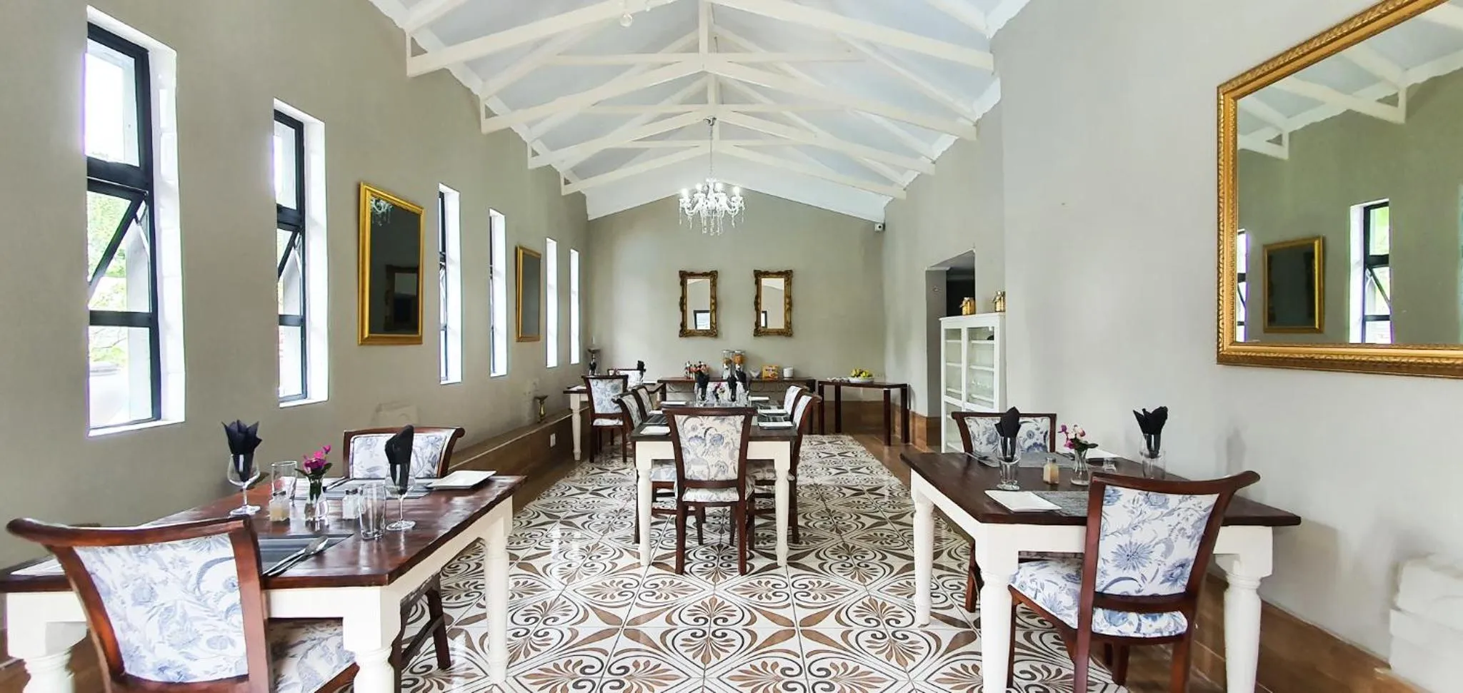 Restaurant/places to eat in Le Grant Guesthhouse