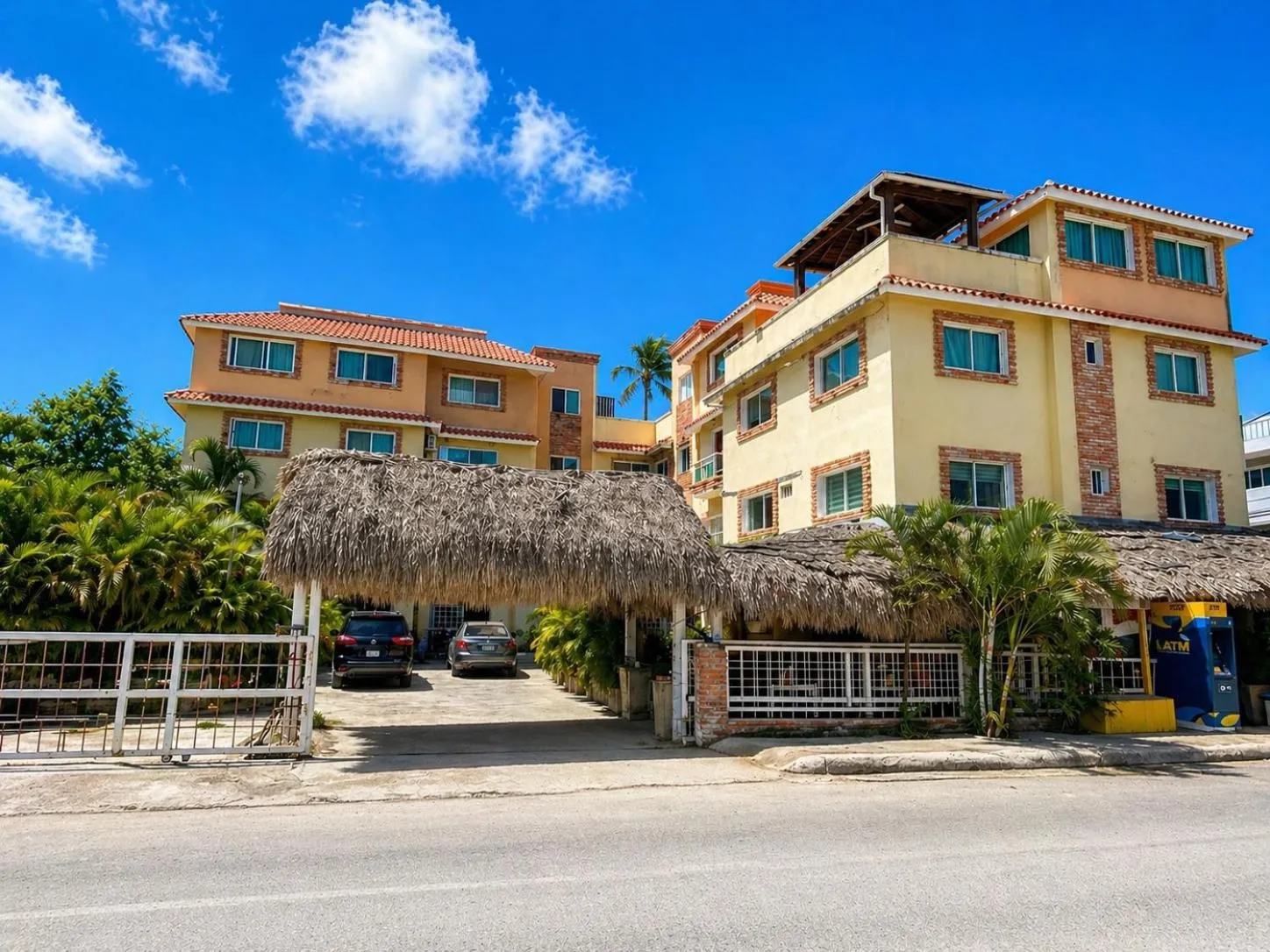 Property building in Hotel Las Rosas de Punta Cana