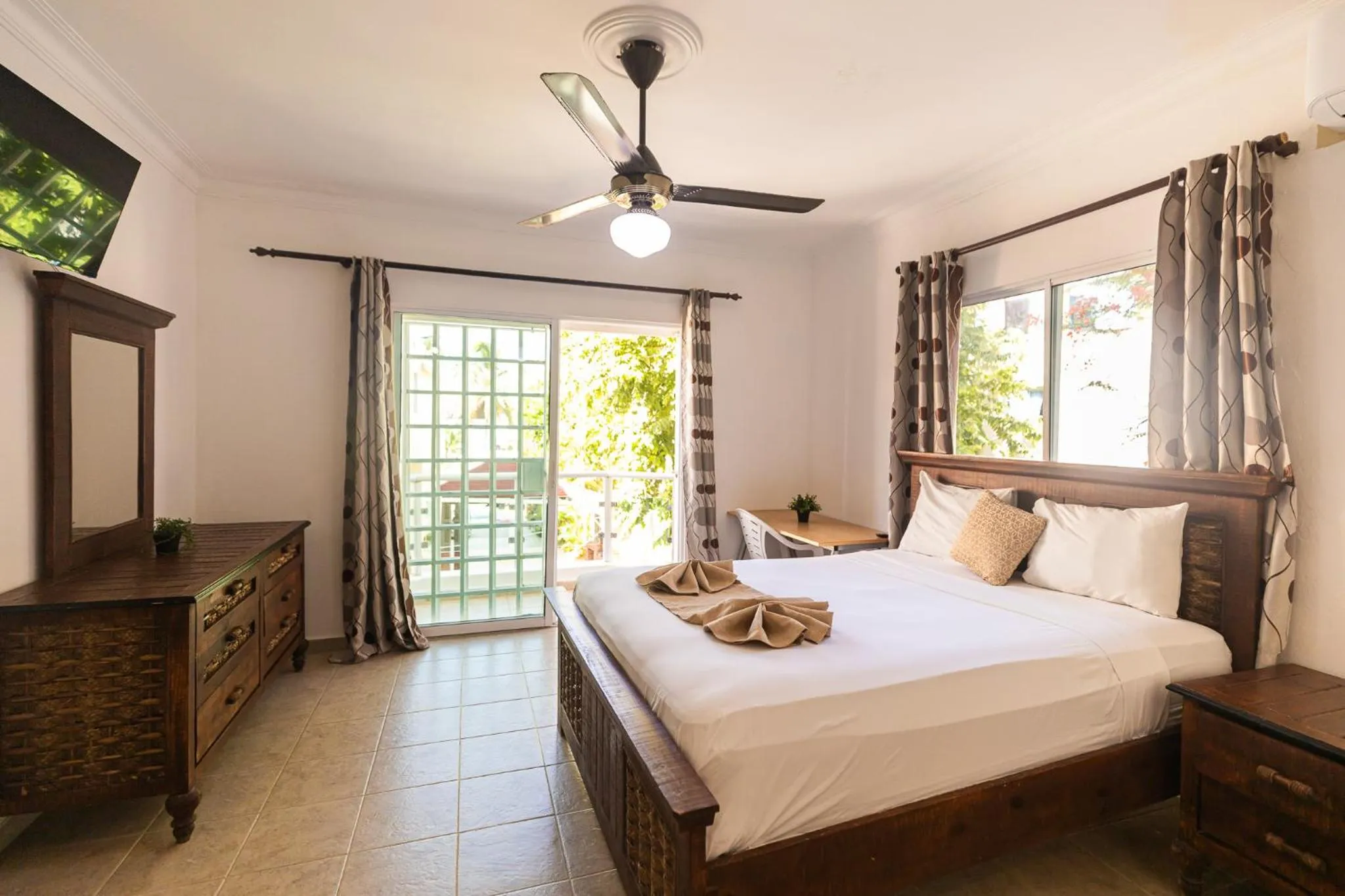 Bedroom, Bed in Hotel Las Rosas de Punta Cana