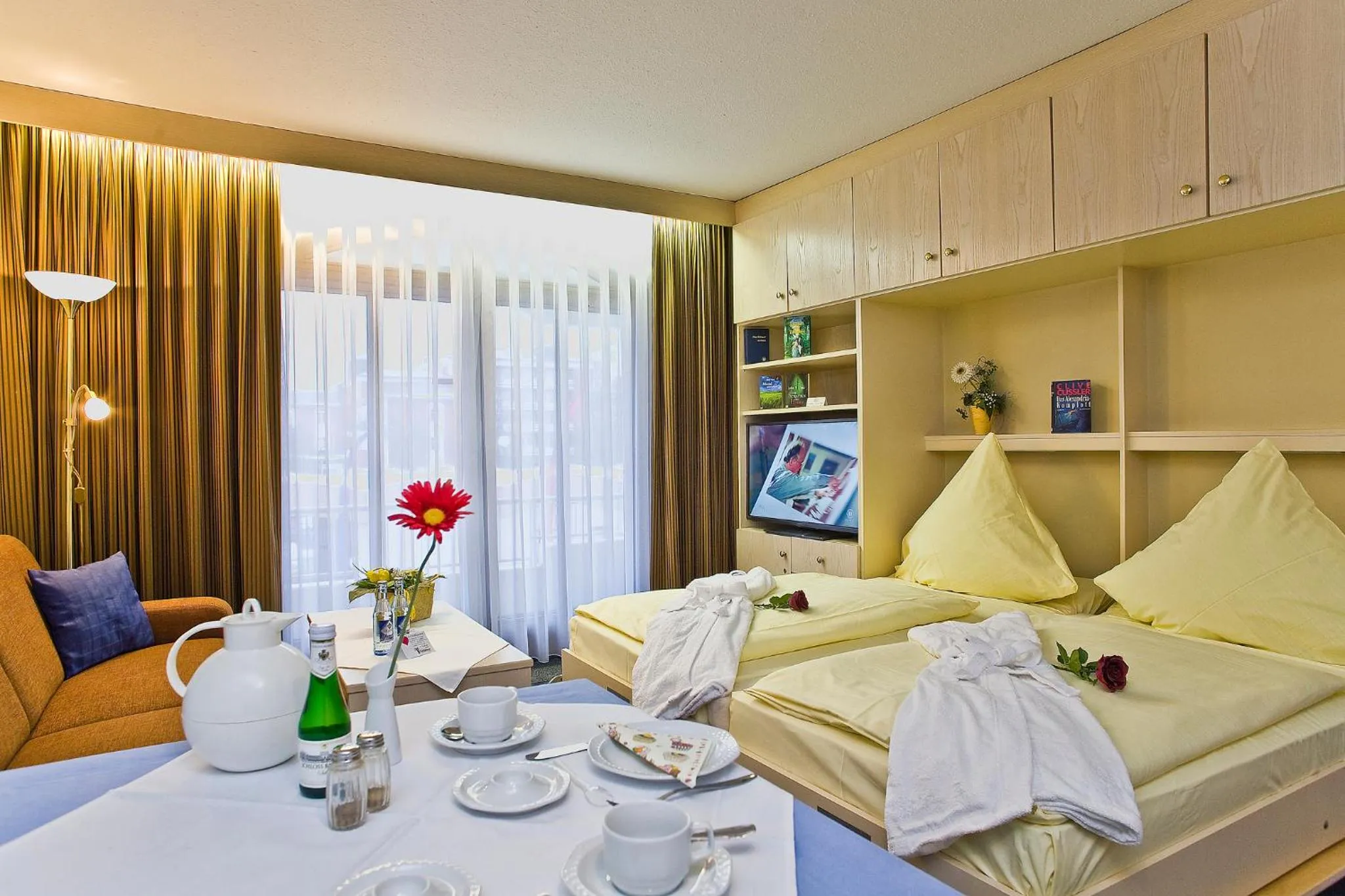 Photo of the whole room, Bed in Appartmenthaus Thermenhof