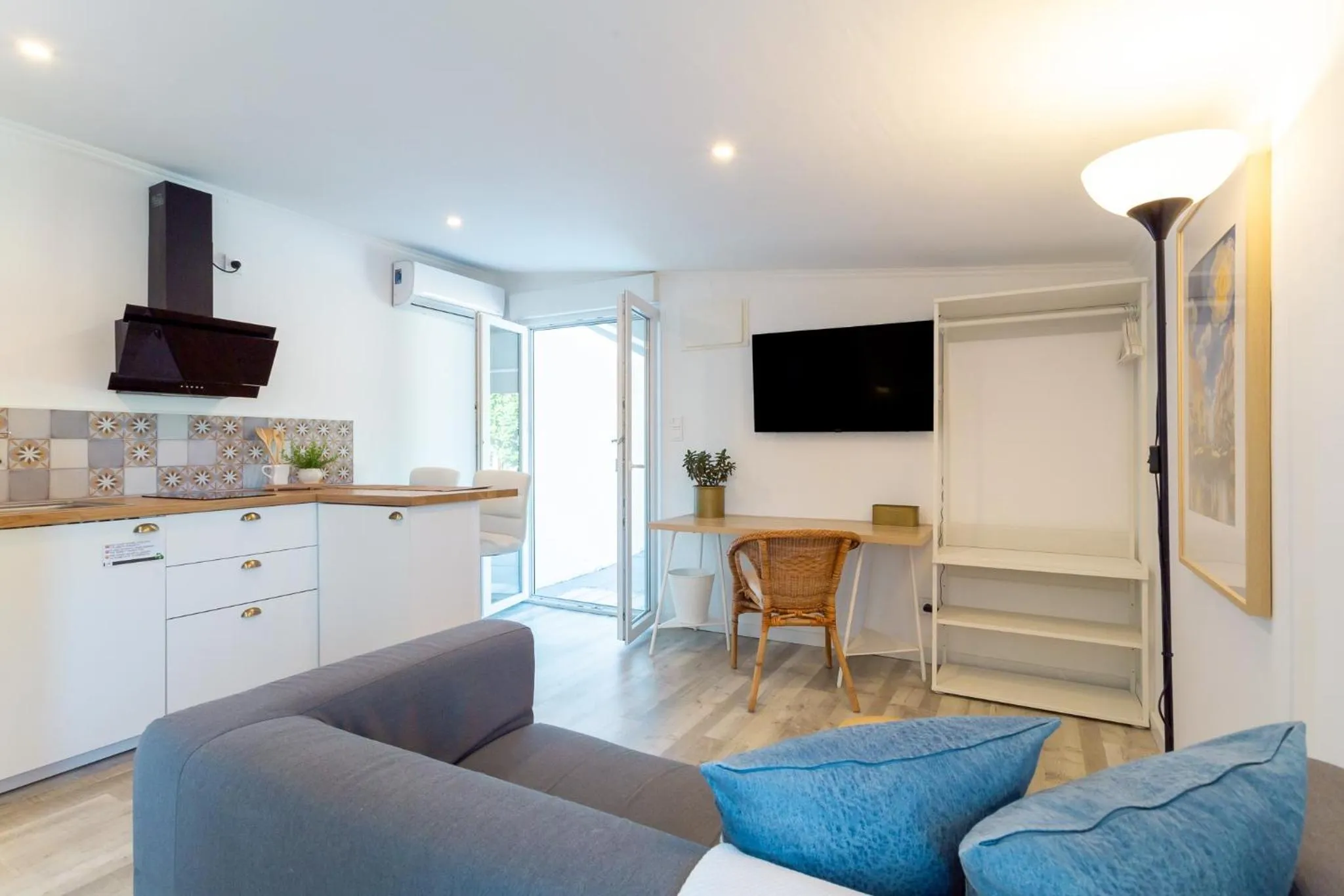 Seating area in Moro's Friends House - Cascais