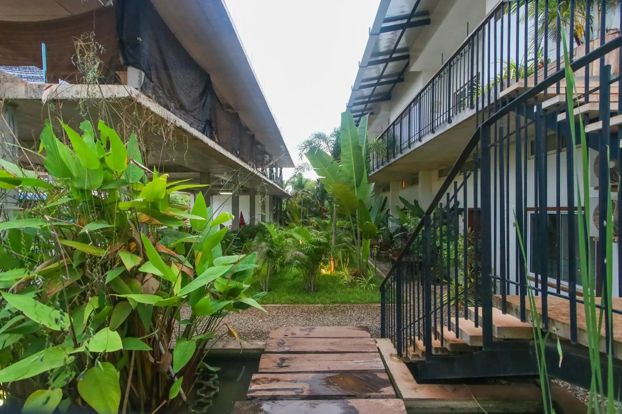 Facade/entrance in Phan NaTa Apartment Facade/entrance in Phan NaTa Apartment
