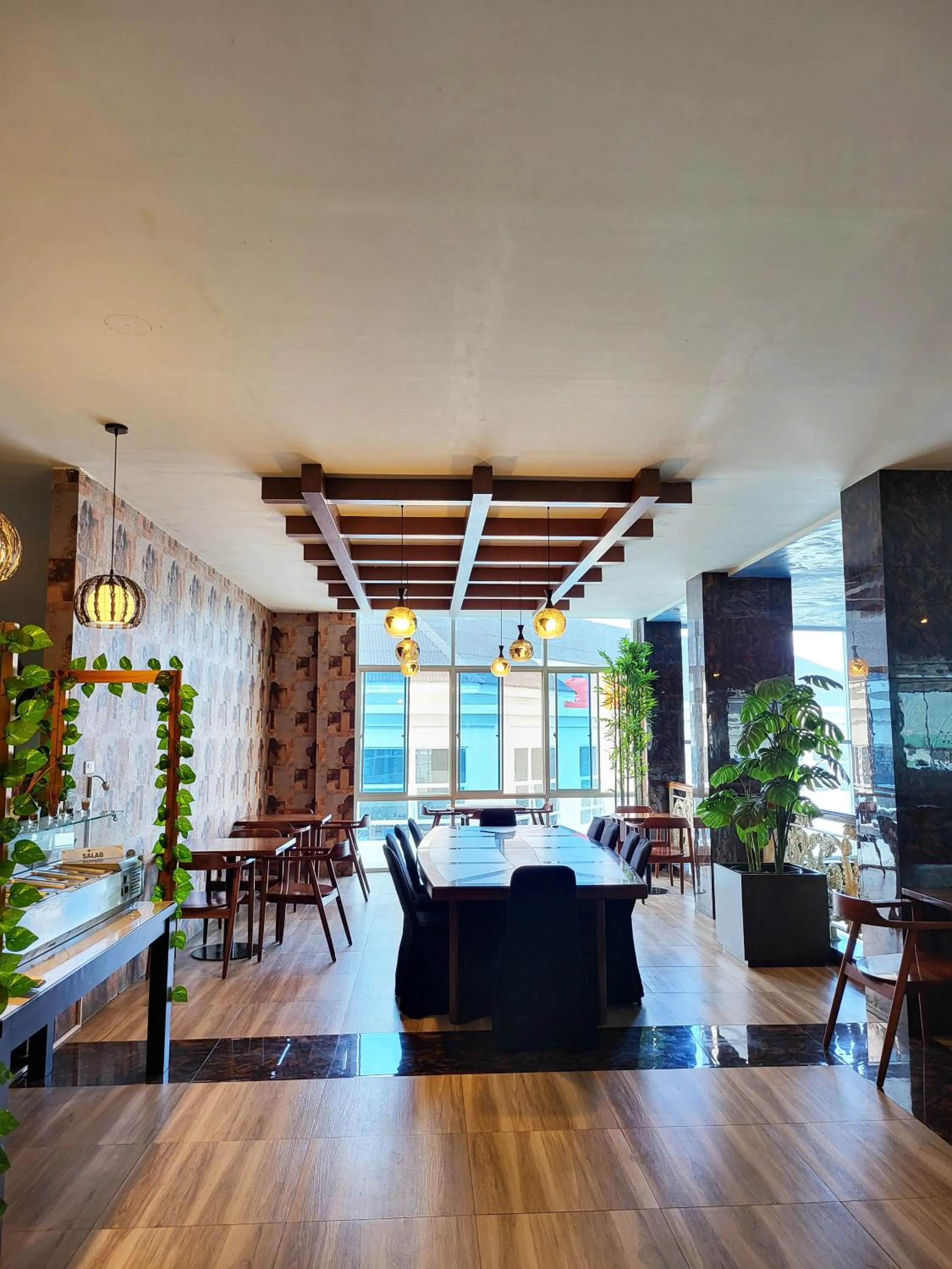 Dining area in Grand Bayu Hill Hotel