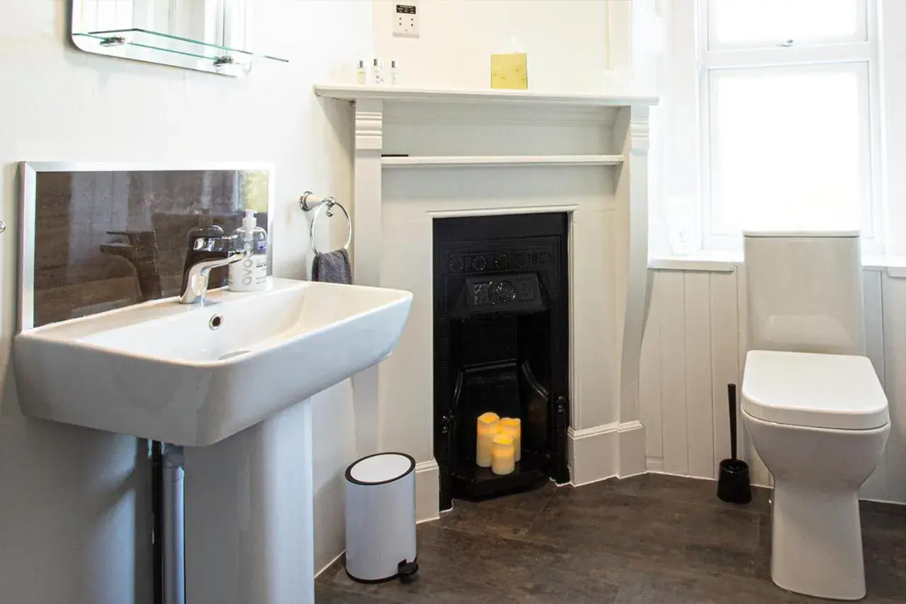 Double Room with Private Bathroom in Cosy Wolf Bed & Breakfast Double Room with Private Bathroom in Cosy Wolf Bed & Breakfast