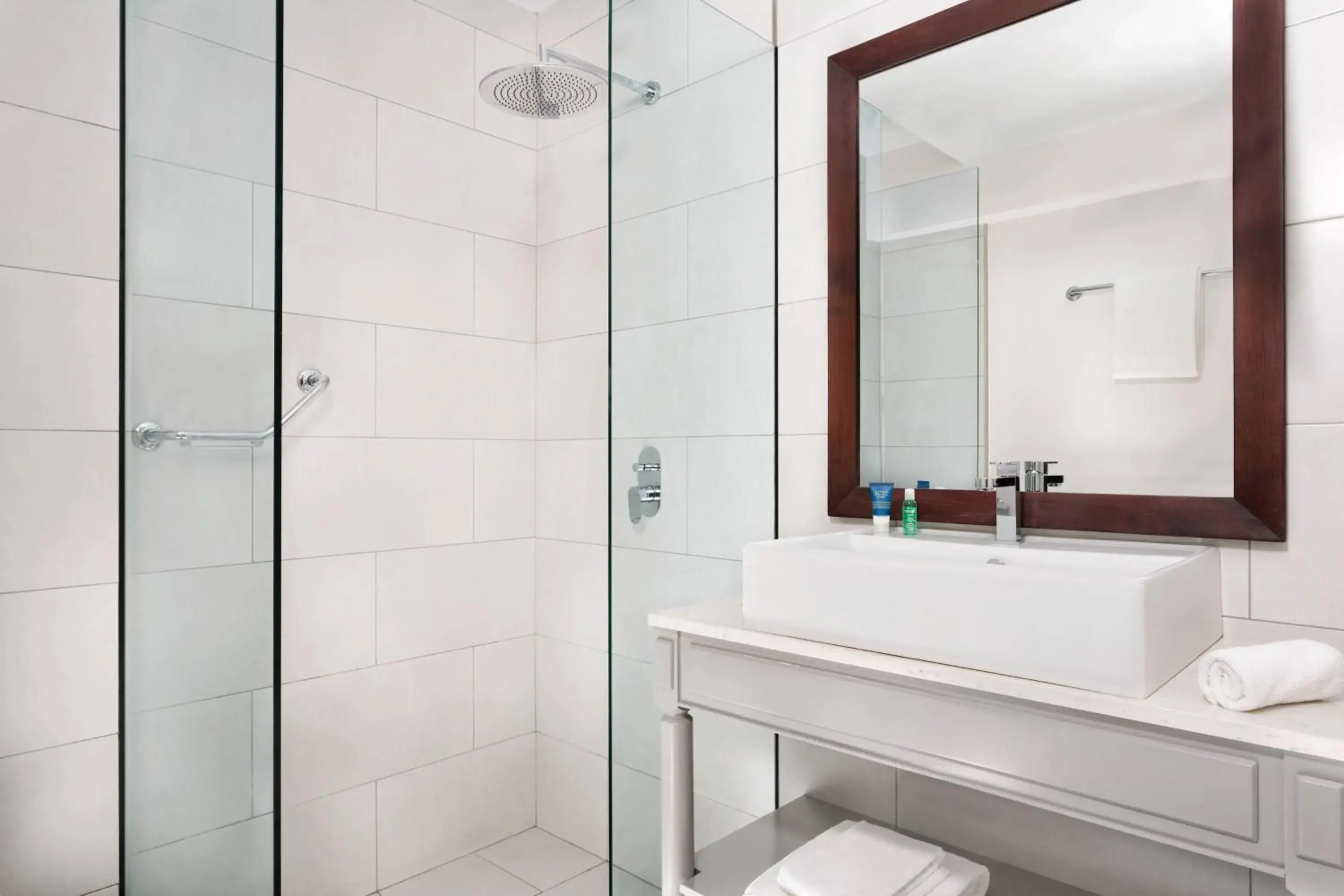 Deluxe King Room with Pool View in Four Points by Sheraton Arusha, The Arusha Hotel Deluxe King Room with Pool View in Four Points by Sheraton Arusha, The Arusha Hotel