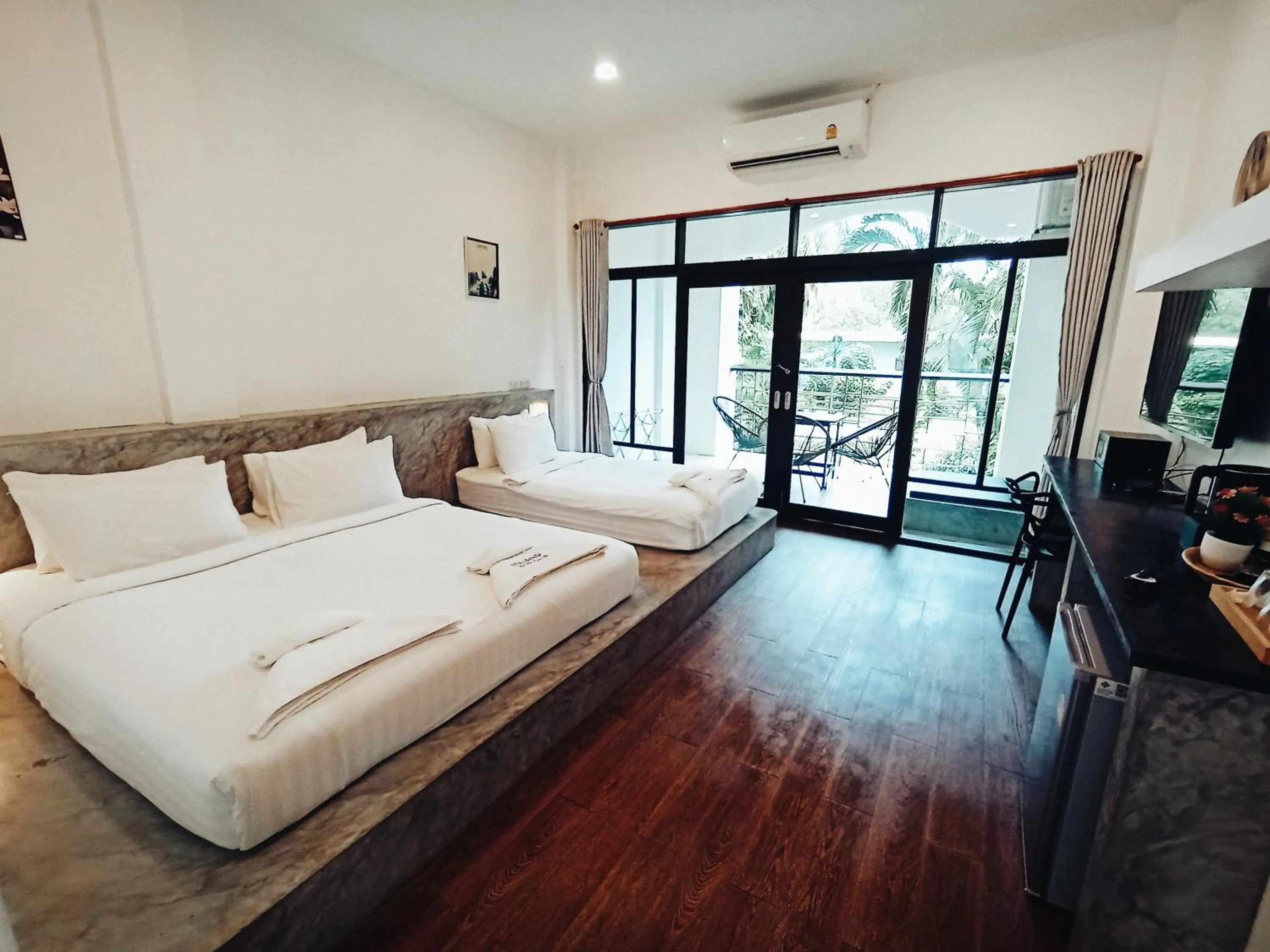 Bed in Island Dive Club