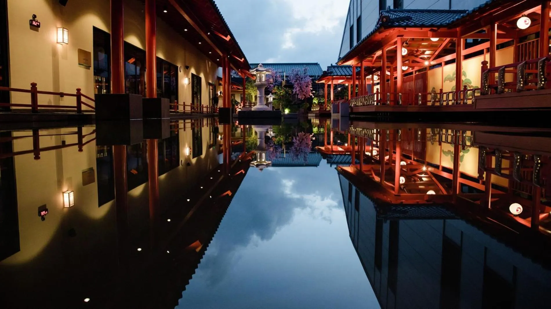 Night in Da Nang - Mikazuki Japanese Resorts & Spa