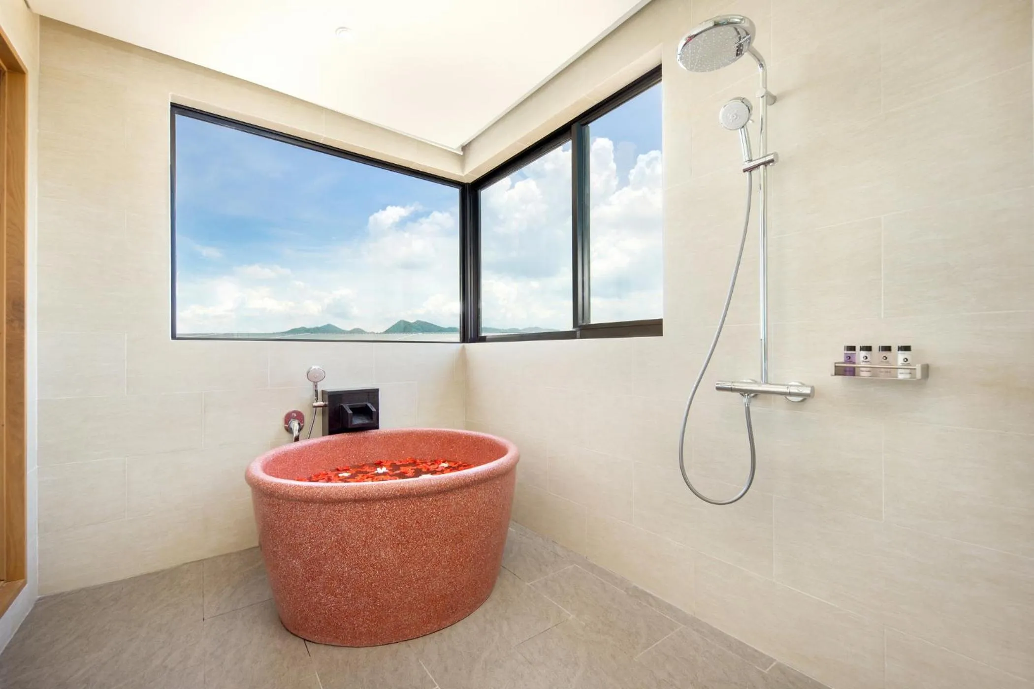 Bath in Da Nang - Mikazuki Japanese Resorts & Spa