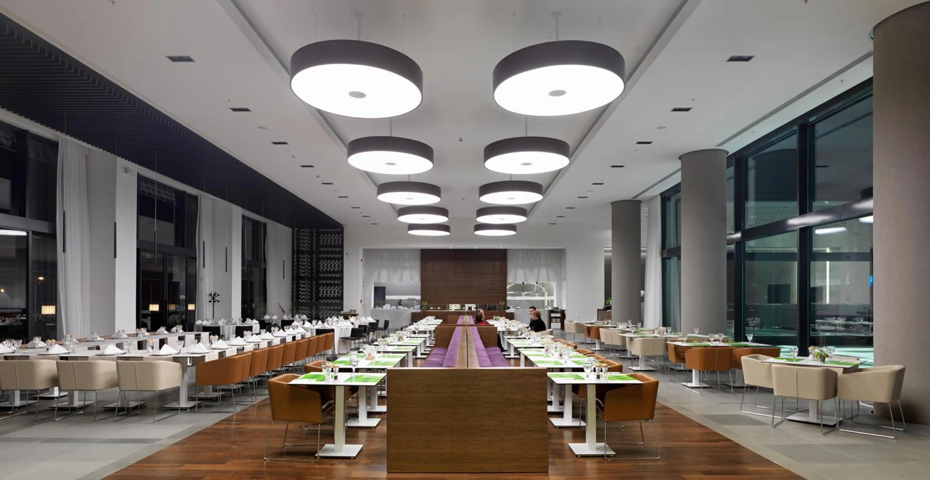 Restaurant/places to eat in Workinn Hotel