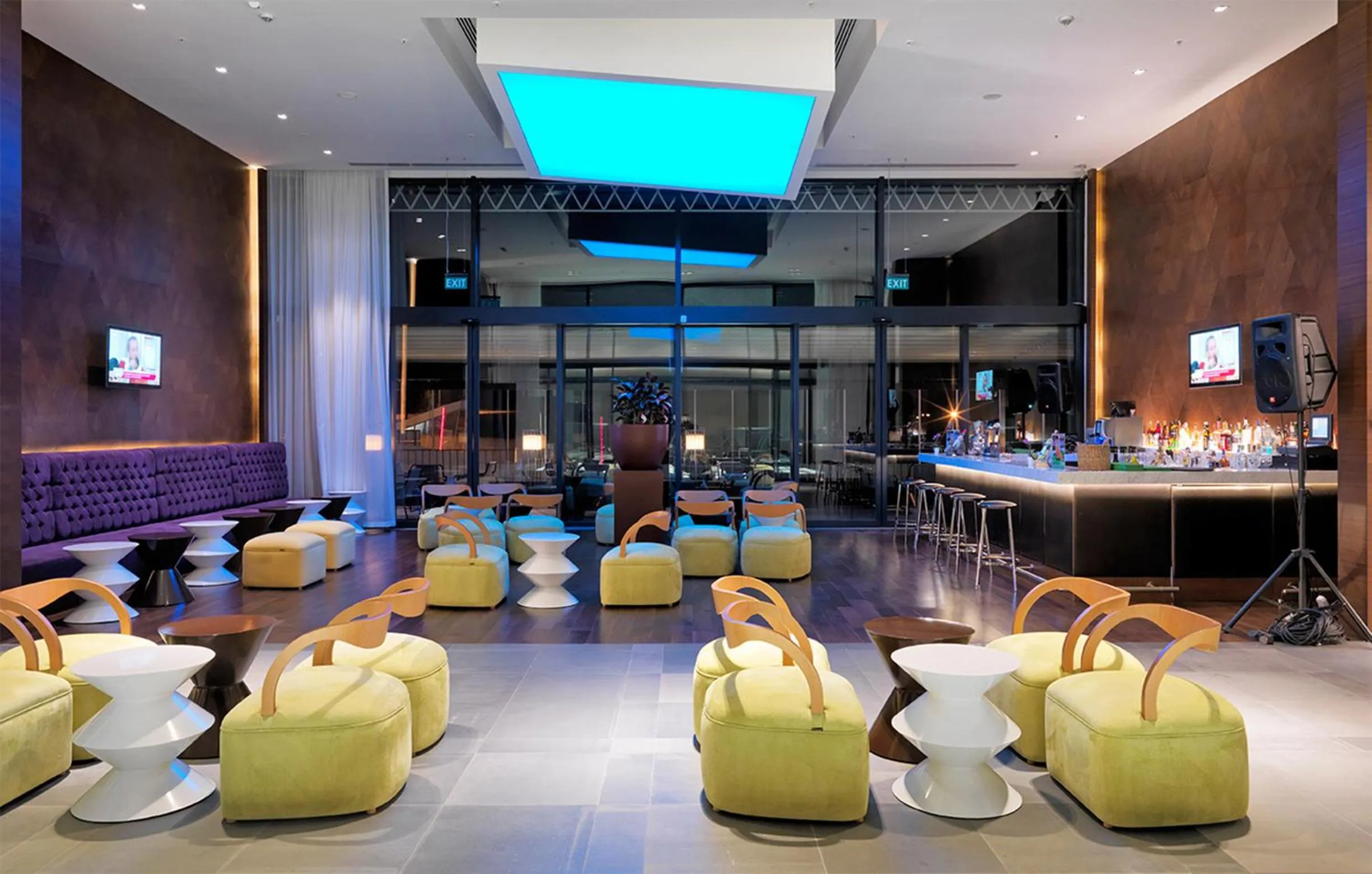 Restaurant/places to eat in Workinn Hotel