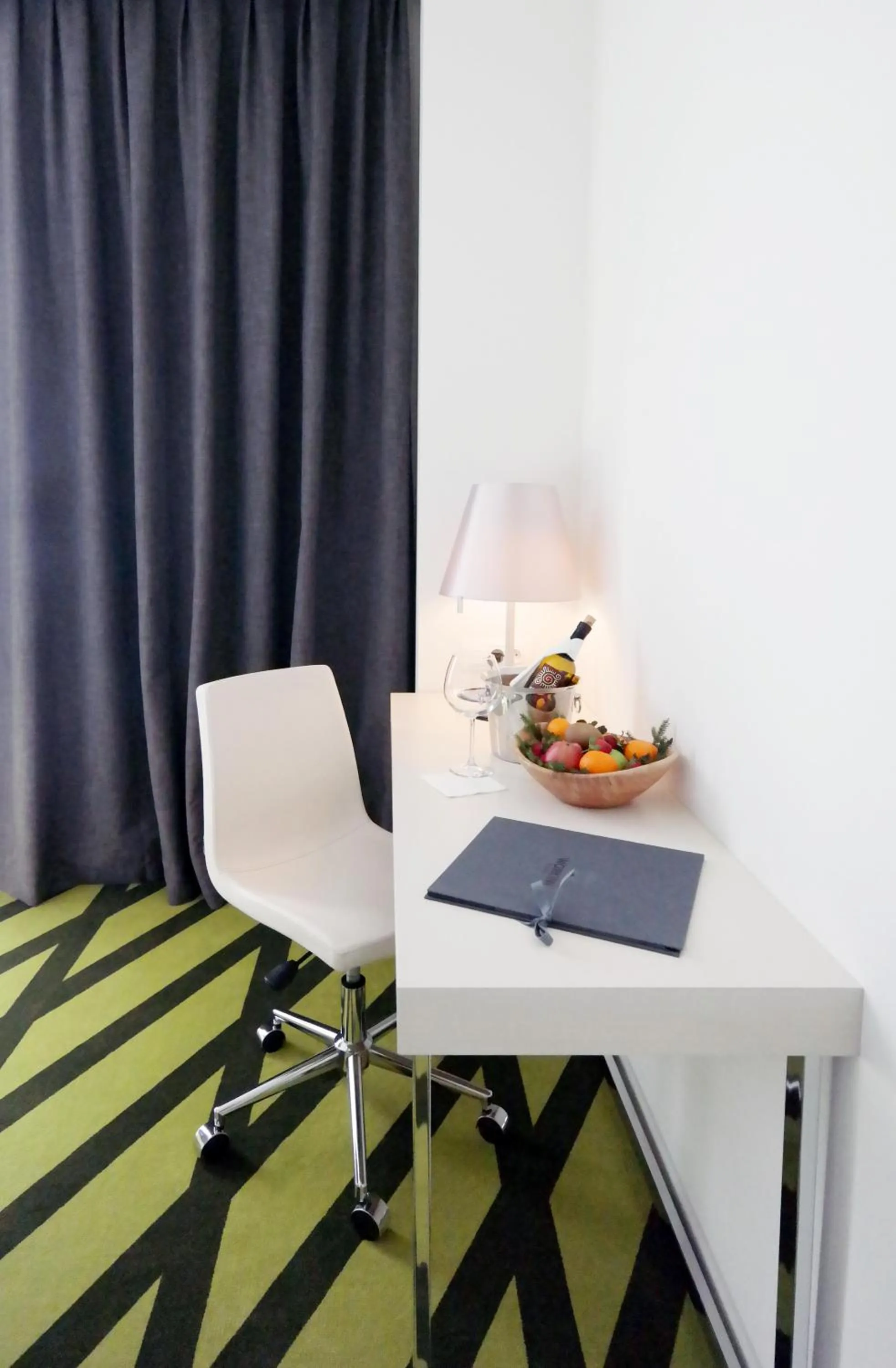 Coffee/tea facilities in Workinn Hotel