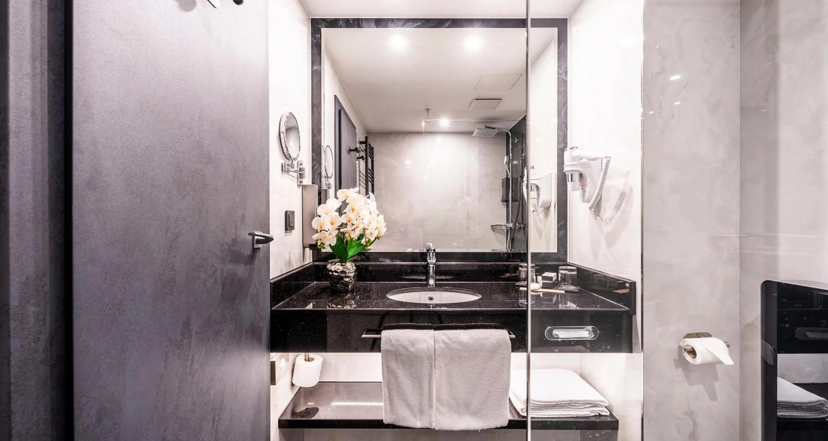 Bathroom in PLAZA Hotel Bruchsal