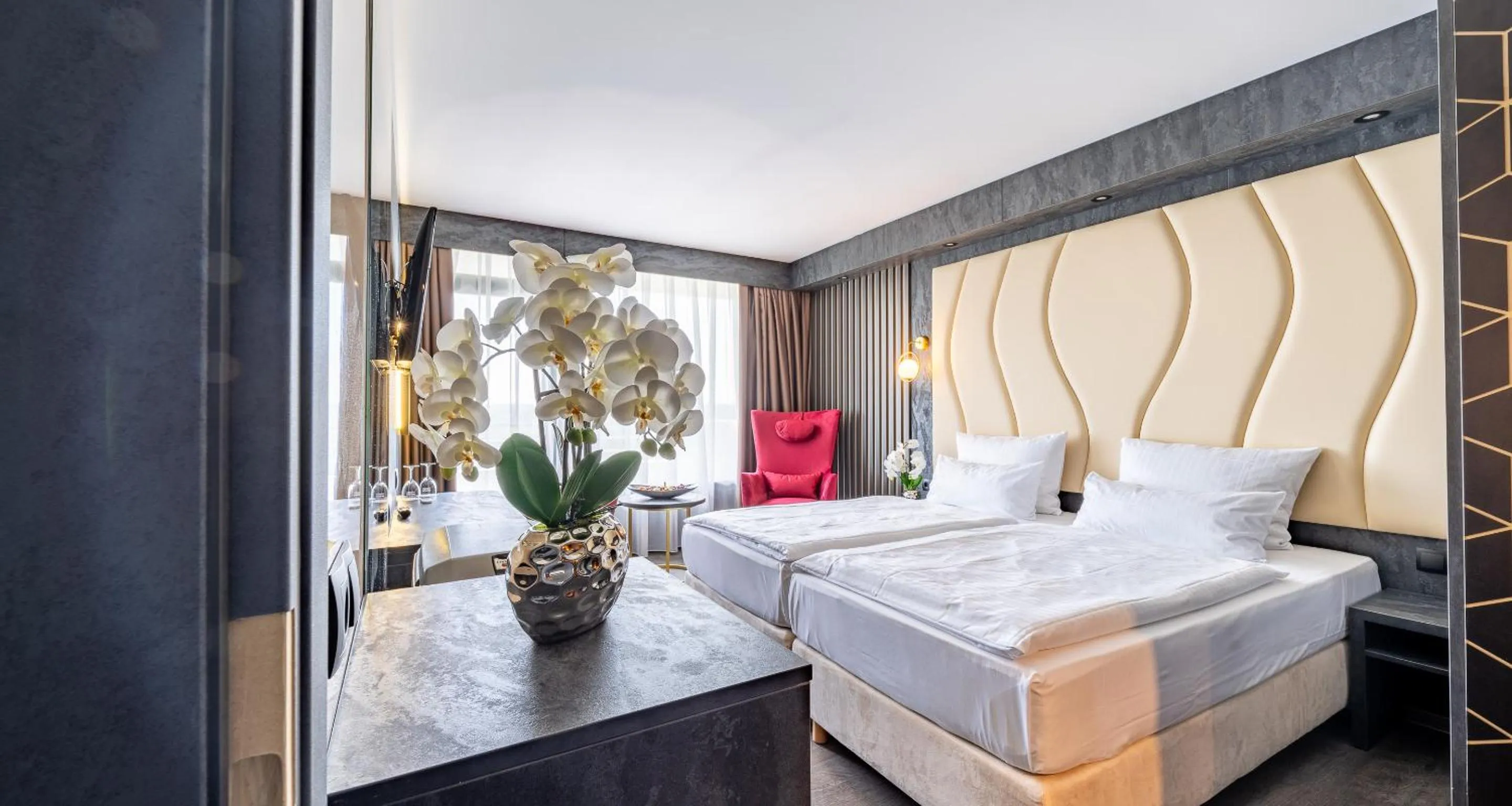 Photo of the whole room, Bed in PLAZA Hotel Bruchsal