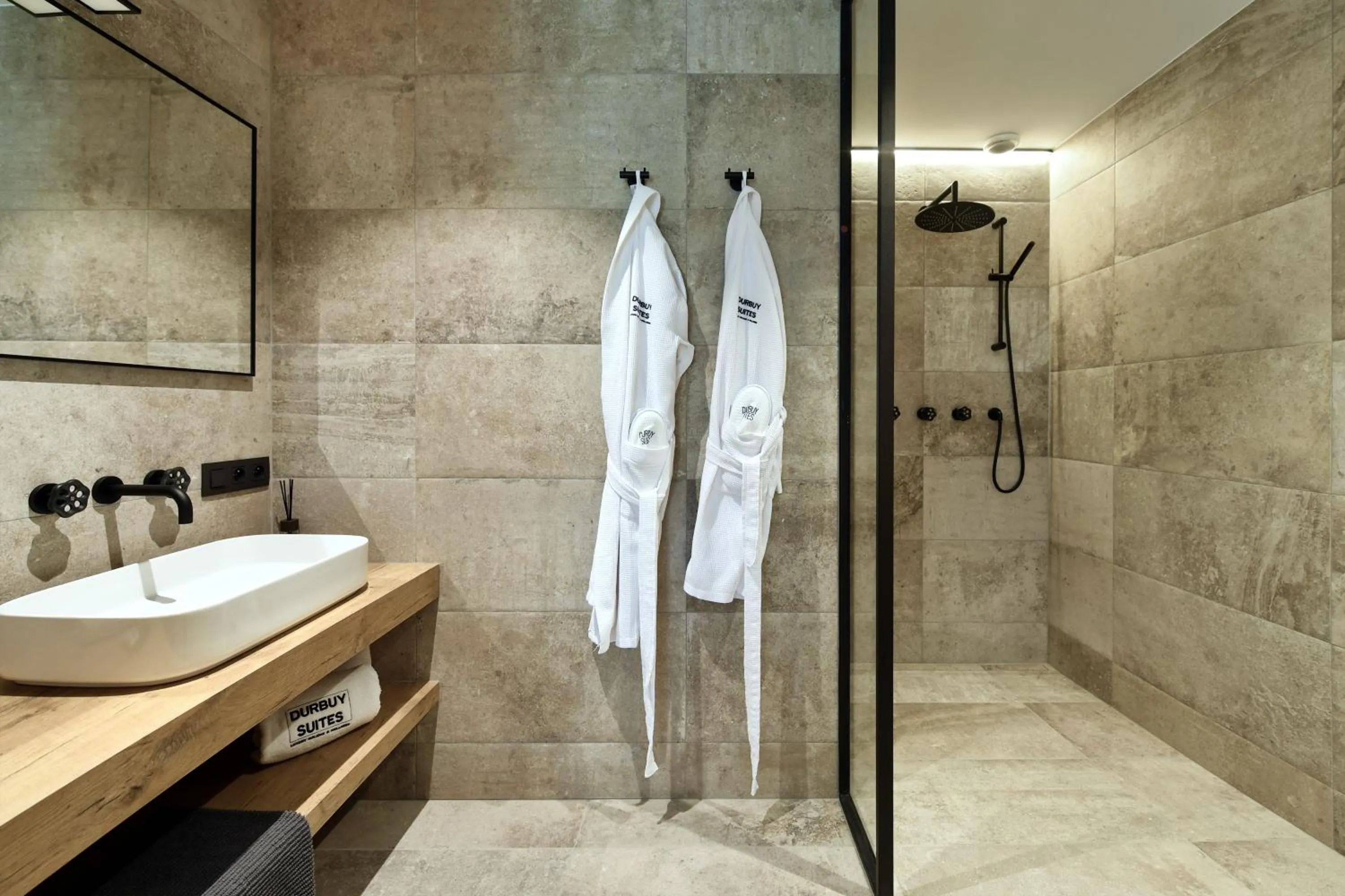 Shower in DURBUY SUITES