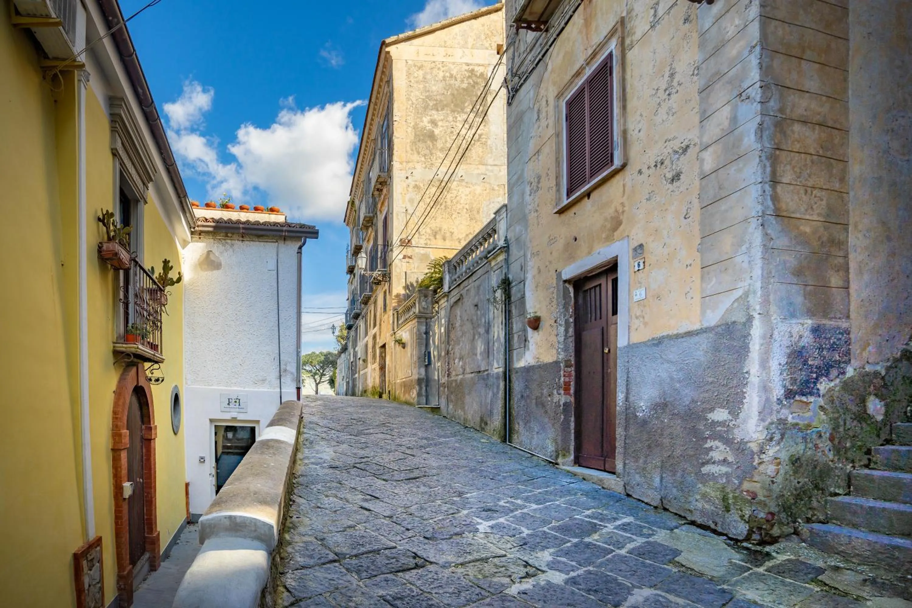 Property building in Borgo dei Saraceni - Flower Home