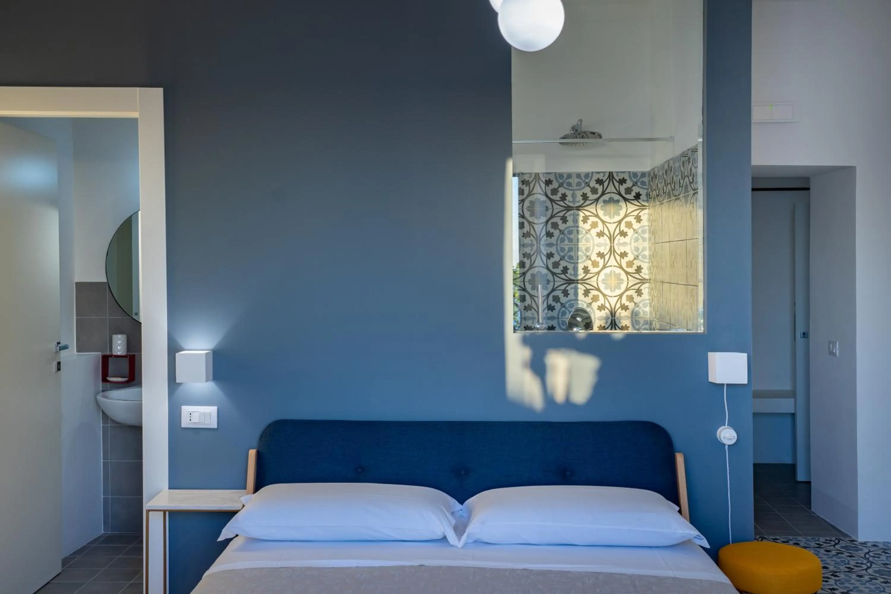 Shower, Bed in Borgo dei Saraceni - Flower Home