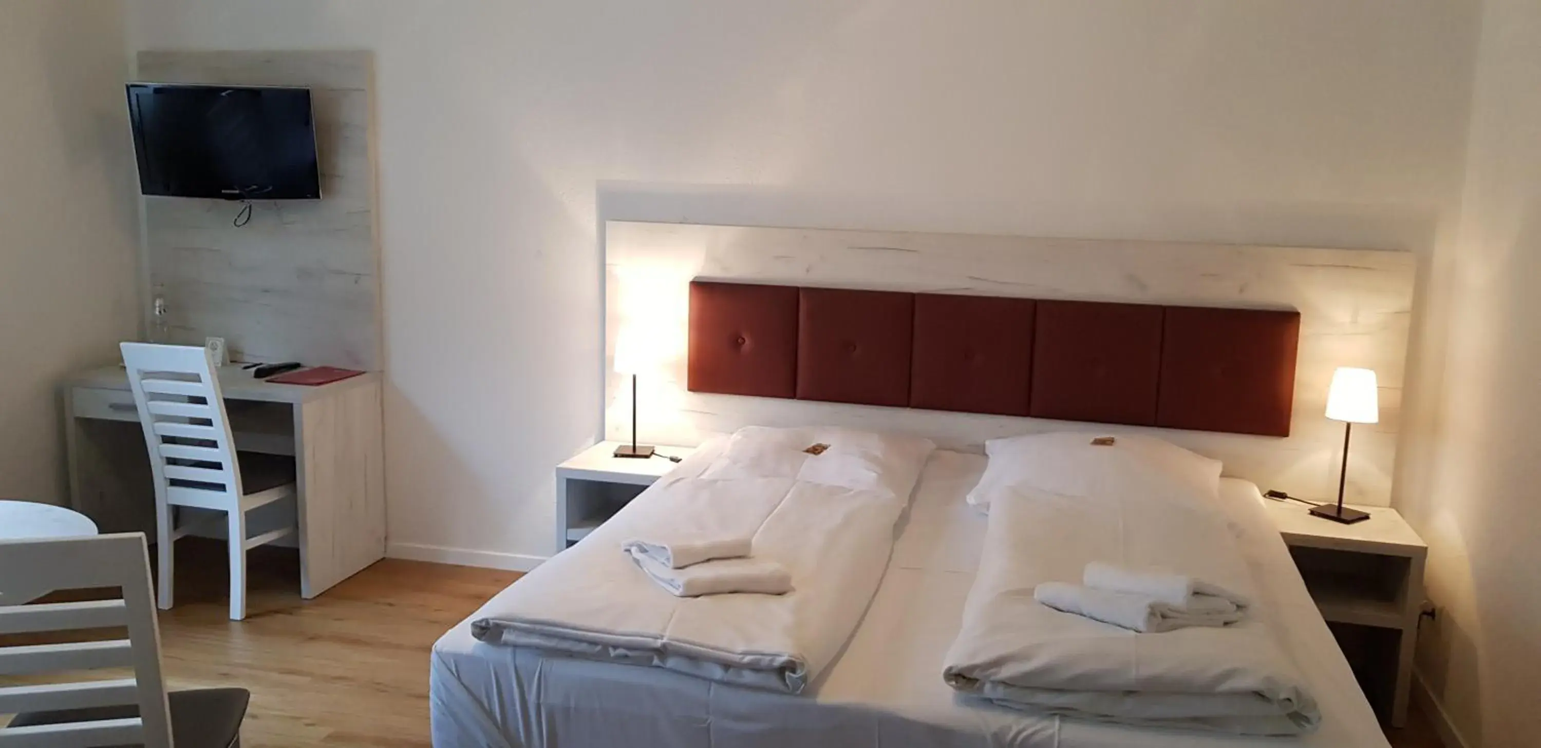 Family Room - single occupancy in Hotel & Restaurant Lindengarten Family Room - single occupancy in Hotel & Restaurant Lindengarten