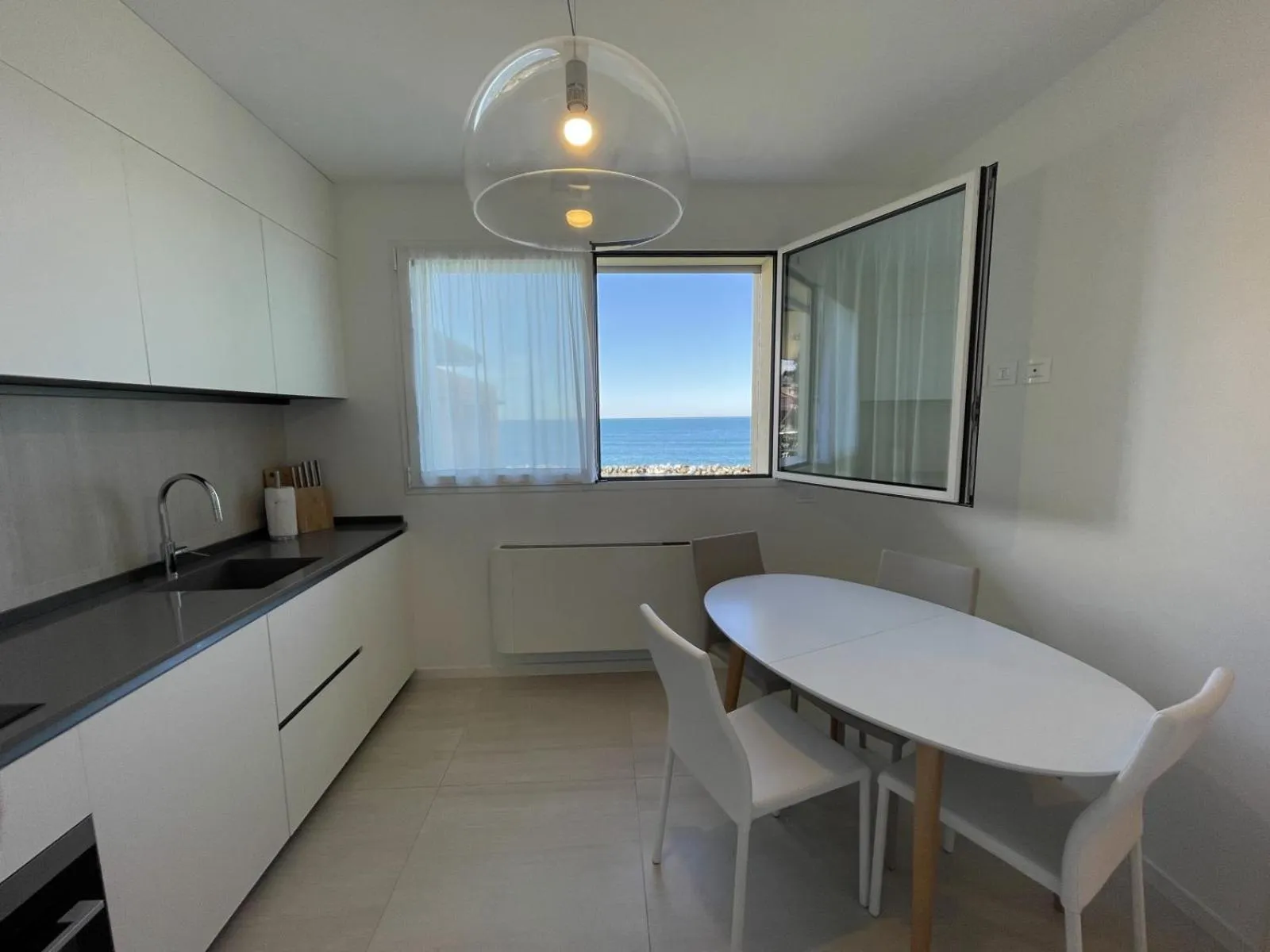 Kitchen or kitchenette in Gli Scogli Luxury Residence Hotel