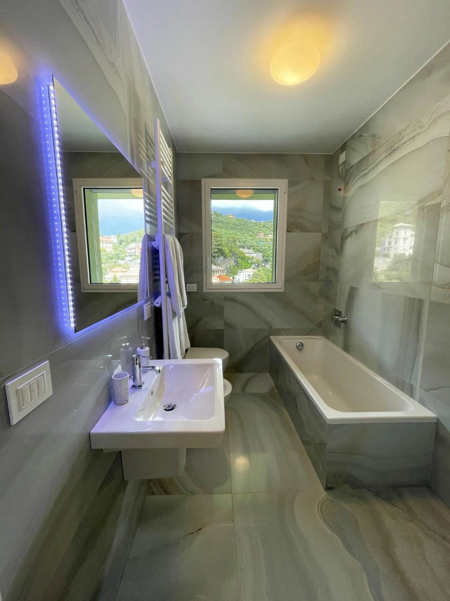 Bathroom in Gli Scogli Luxury Residence Hotel
