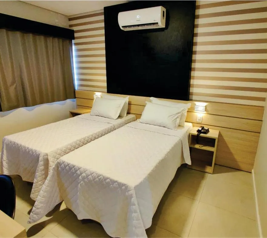 Bed in Mogano Express Hotel - PET FRIENDLY e ELETROPOSTO