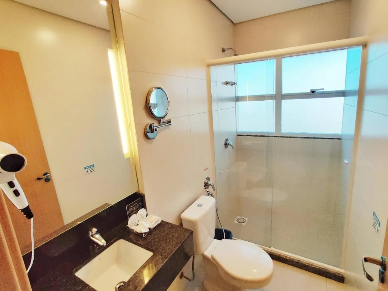 Bathroom in Mogano Express Hotel - PET FRIENDLY e ELETROPOSTO