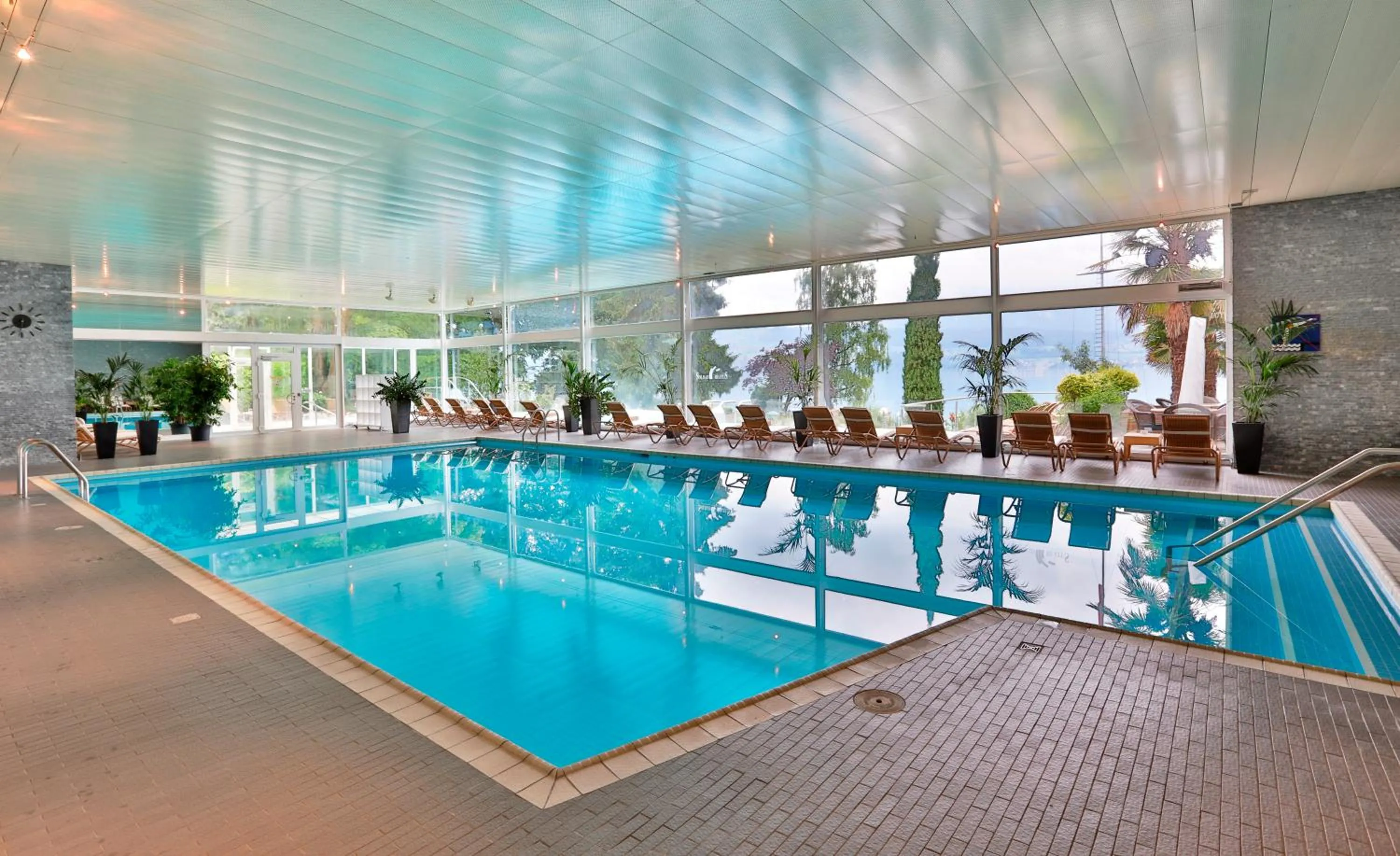 Swimming pool in BEATUS Wellness- & Spa-Hotel