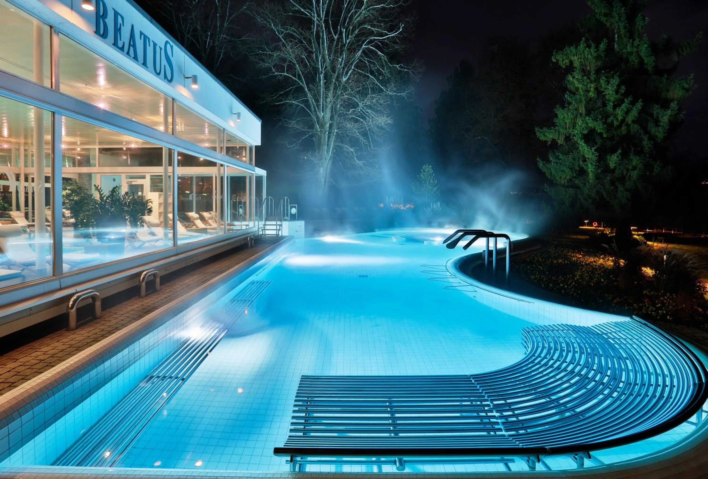Swimming pool in BEATUS Wellness- & Spa-Hotel