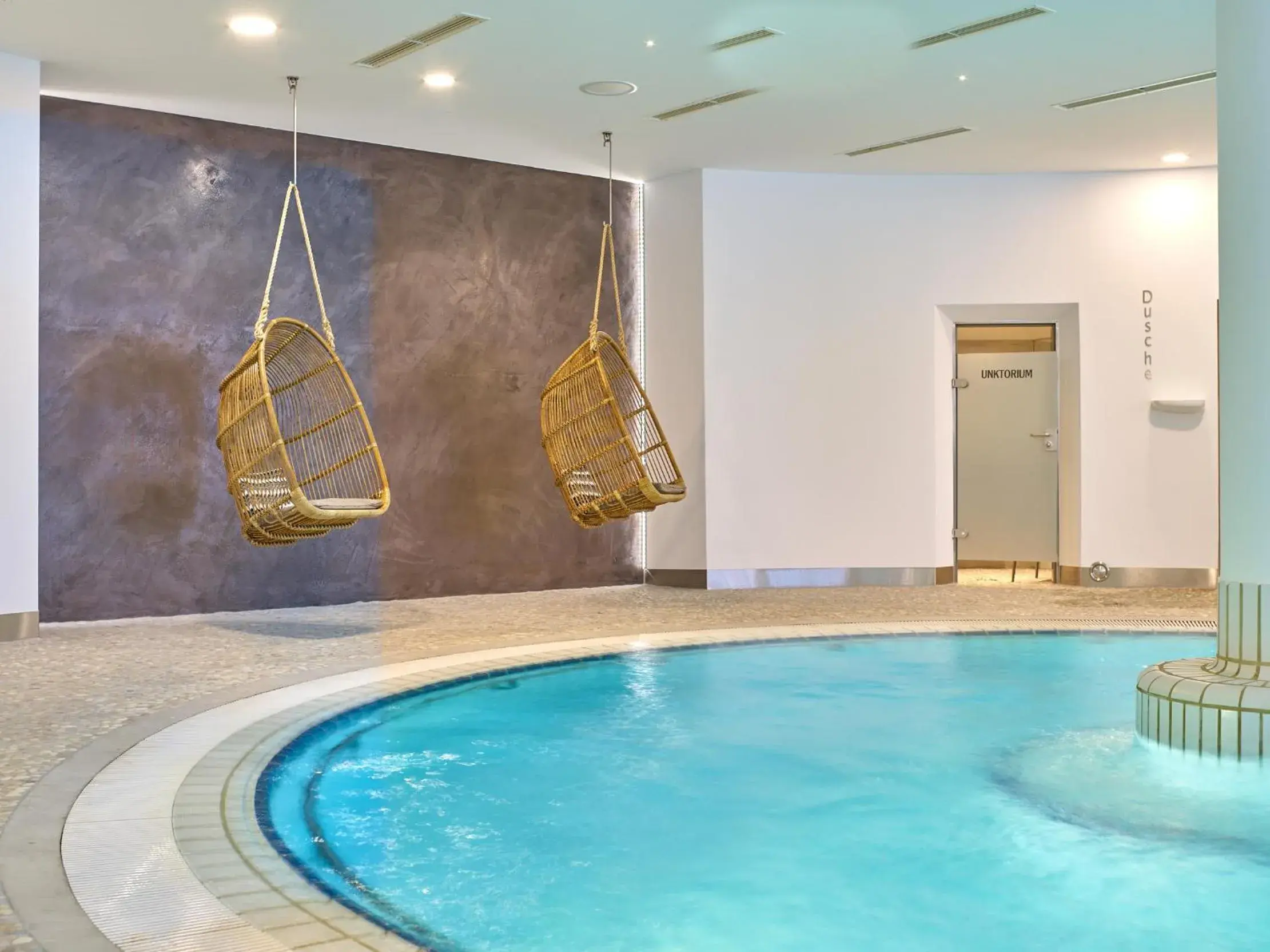 Swimming Pool in Hotel Maximilian - Wellness und Golfhotel