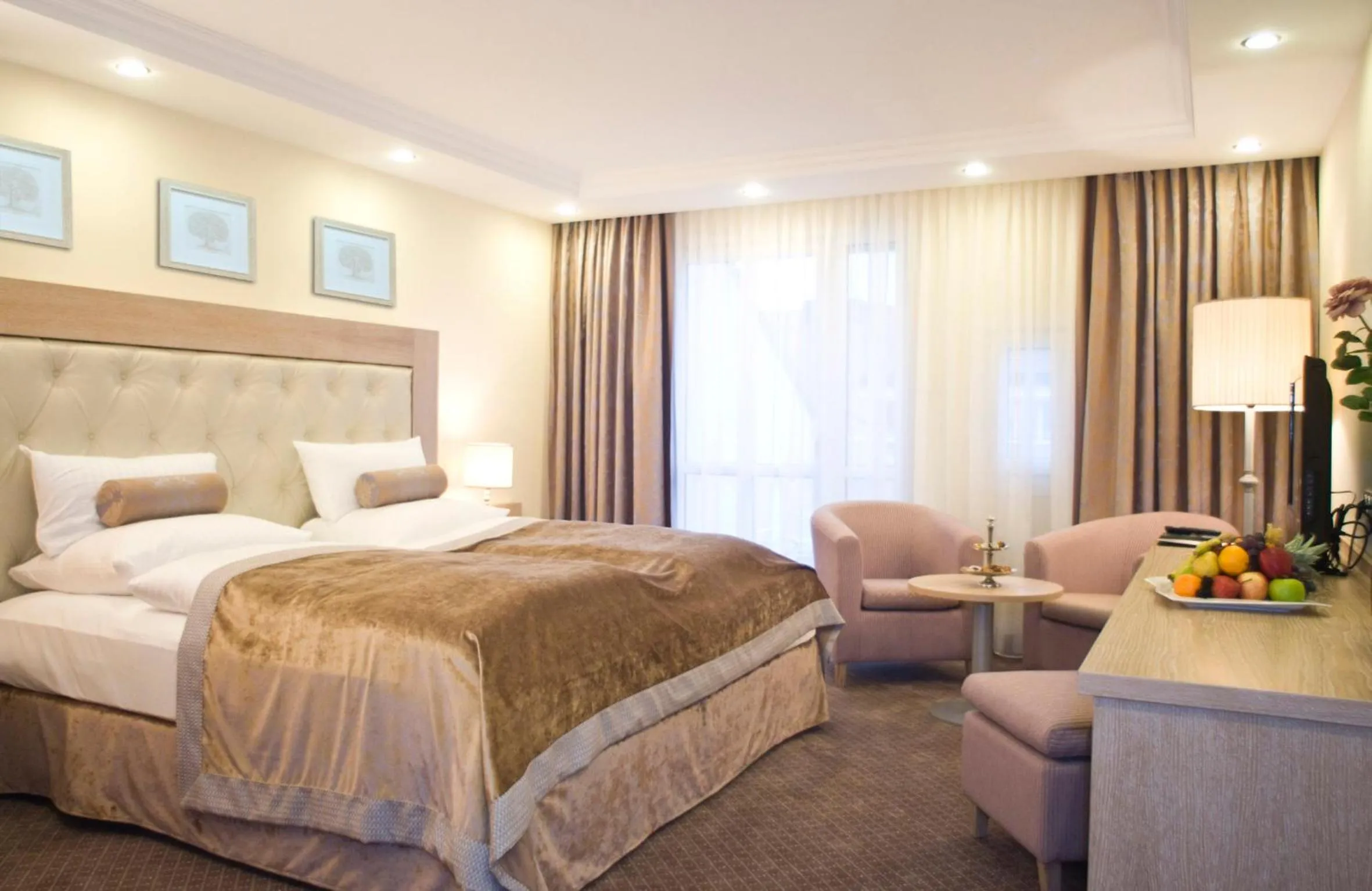 Bed in Hotel Maximilian