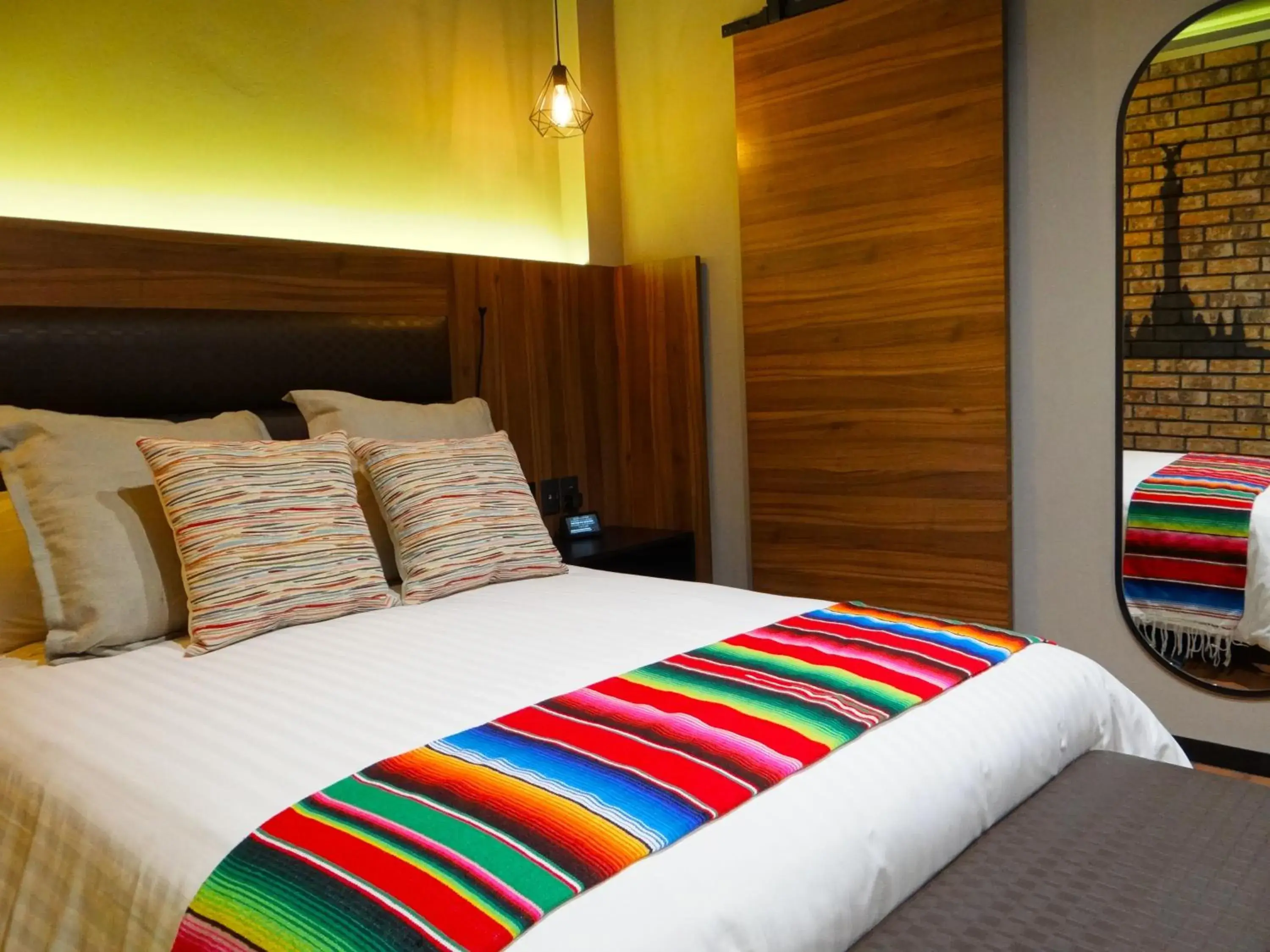 Queen Room in Cadillac Hotel Boutique Queen Room in Cadillac Hotel Boutique