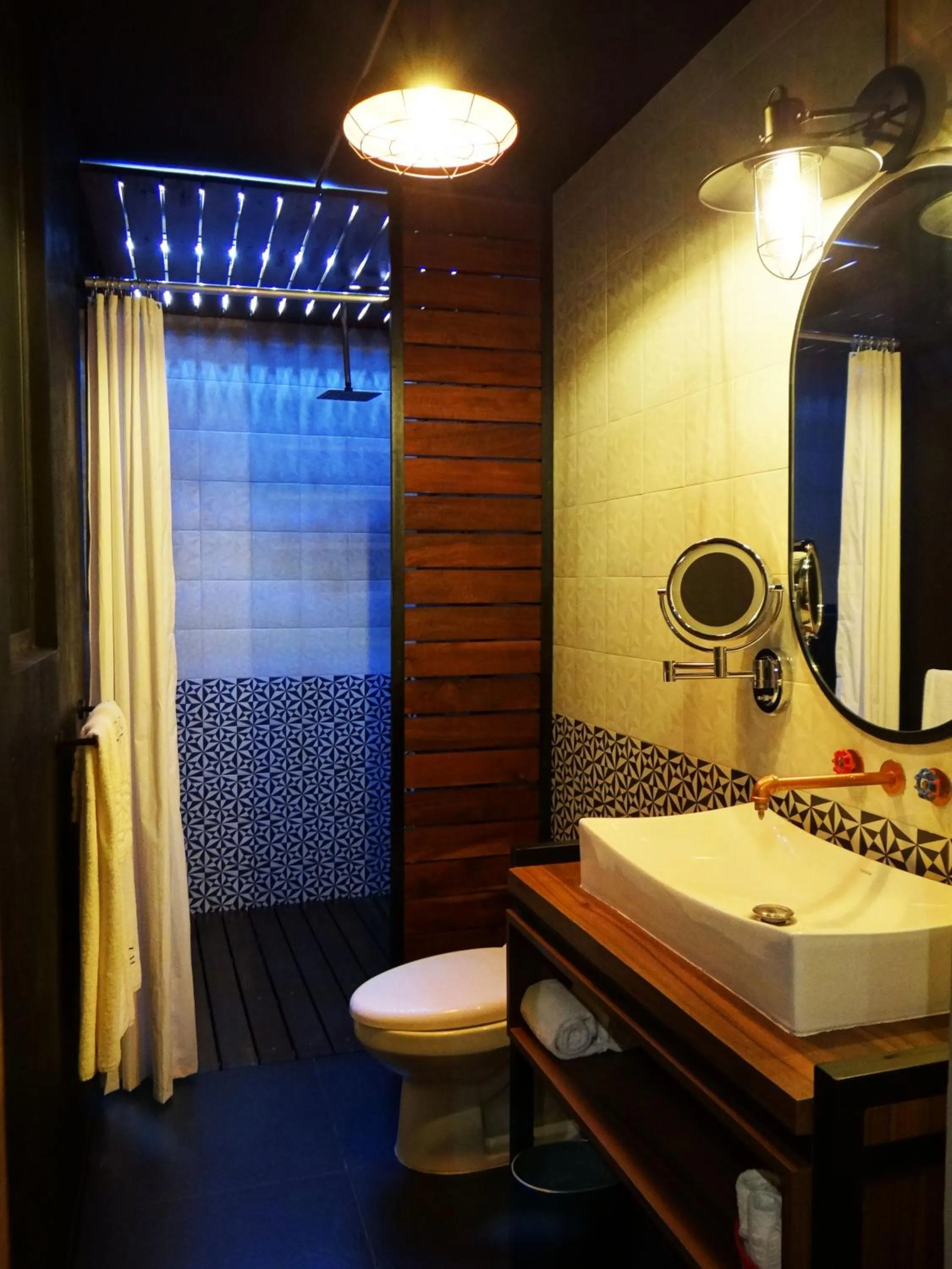 Bathroom in Cadillac Hotel Boutique