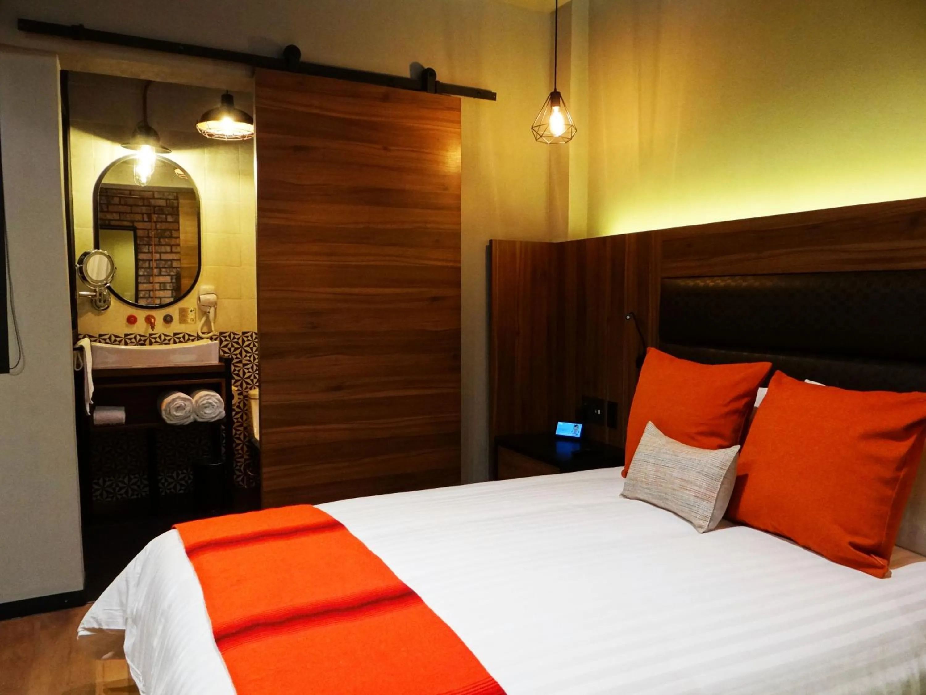 Photo of the whole room, Bed in Cadillac Hotel Boutique