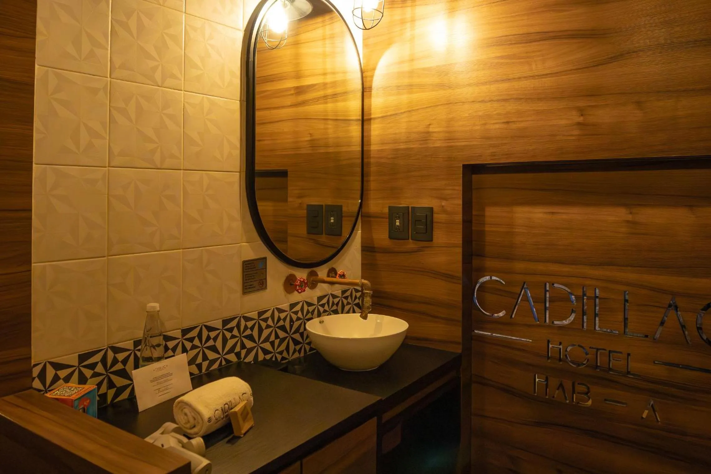 Cadillac Hotel Boutique