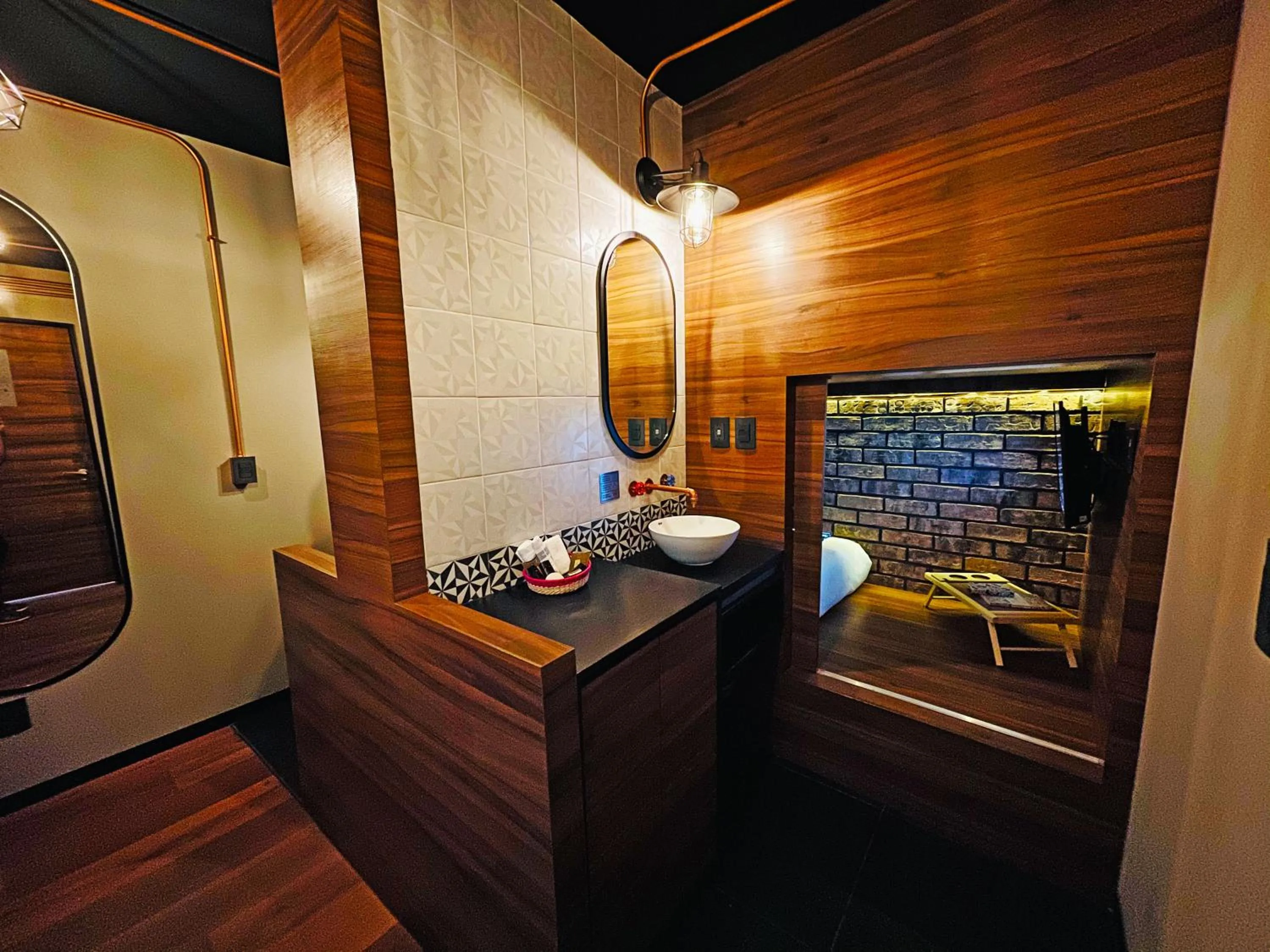 Photo of the whole room in Cadillac Hotel Boutique