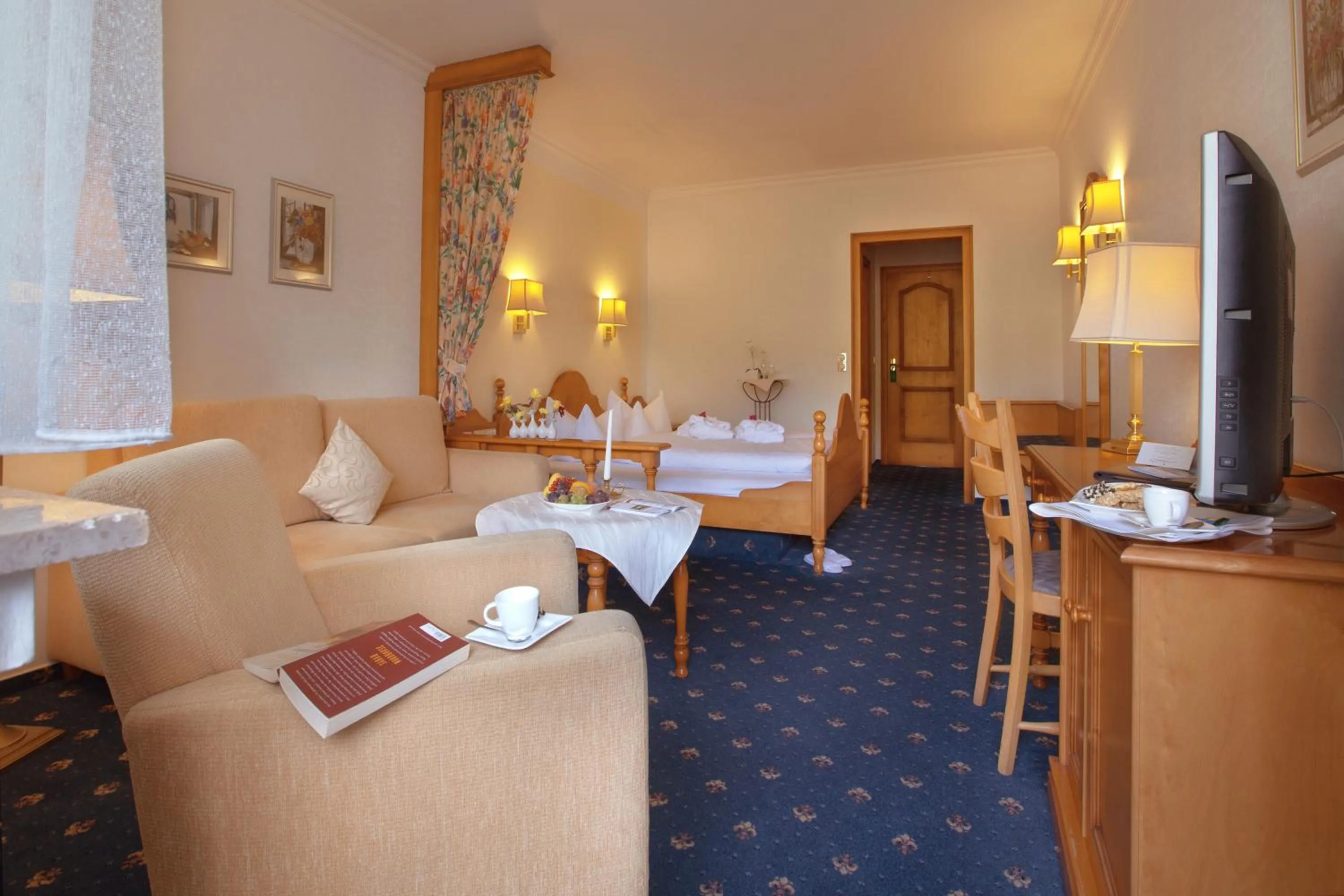 Photo of the whole room, Bed in Hotel Garni Fürst von Waldeck